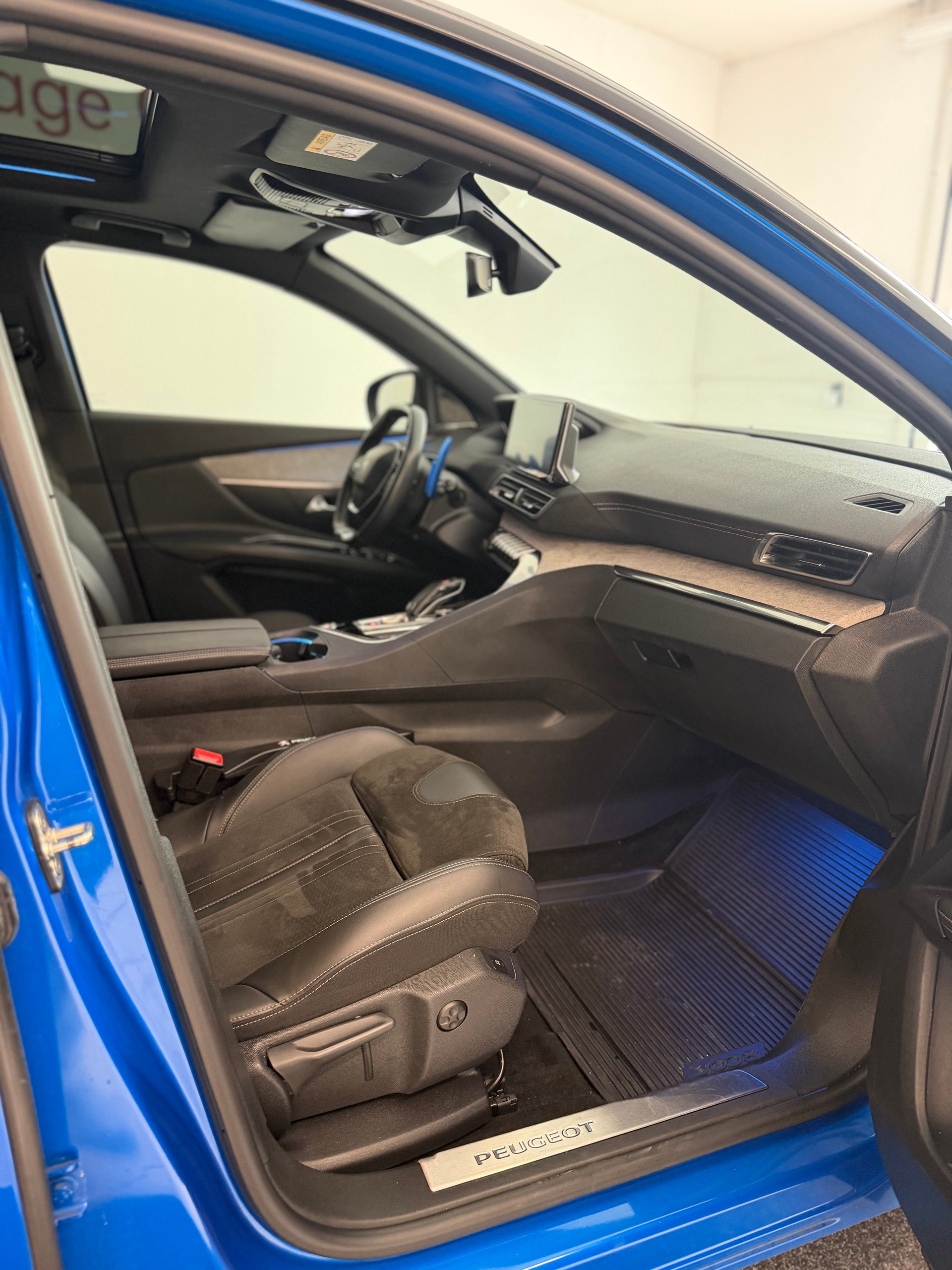 PEUGEOT 3008 1.6 PureTech GT-image-11
