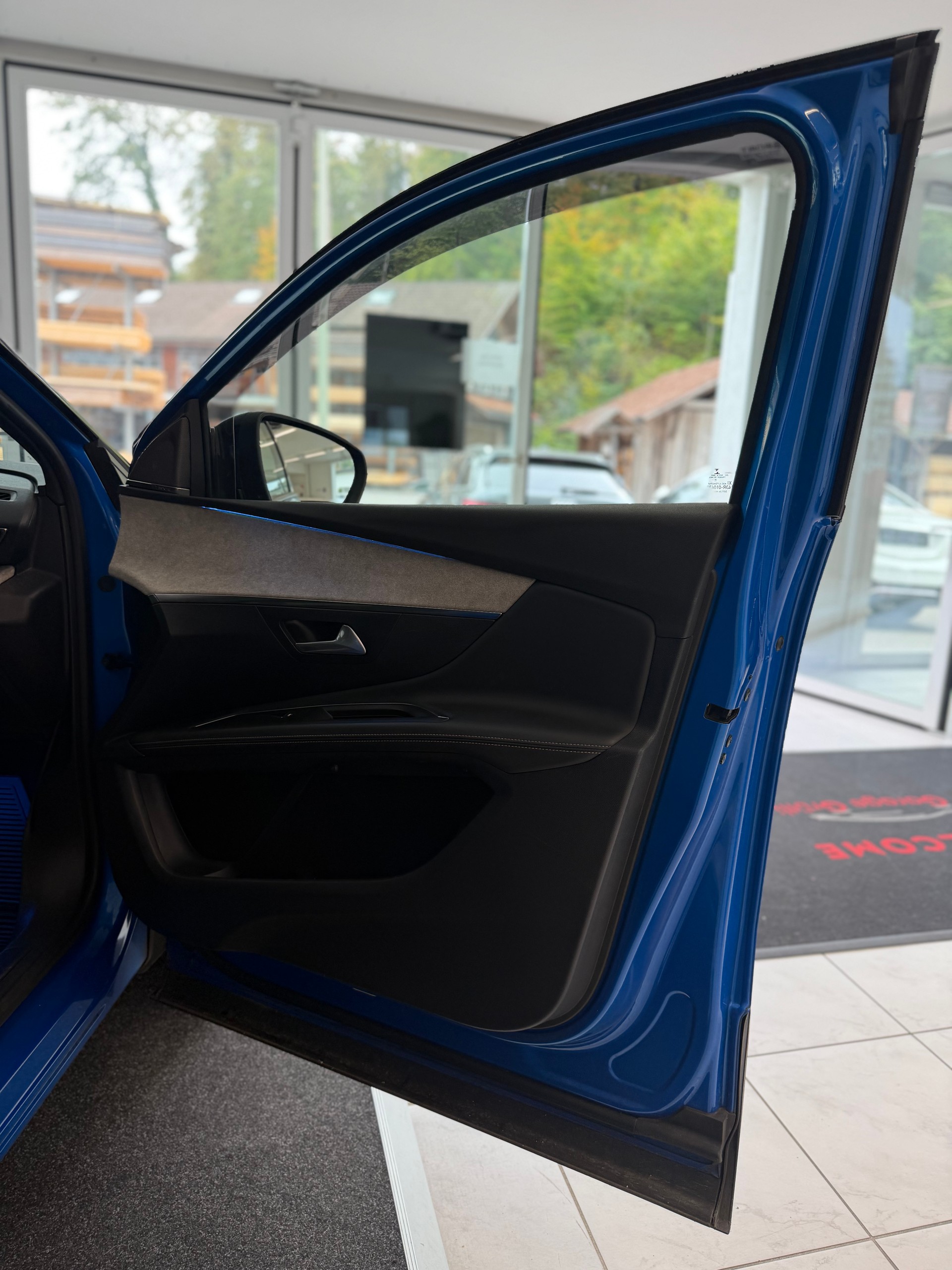 PEUGEOT 3008 1.6 PureTech GT-image-10