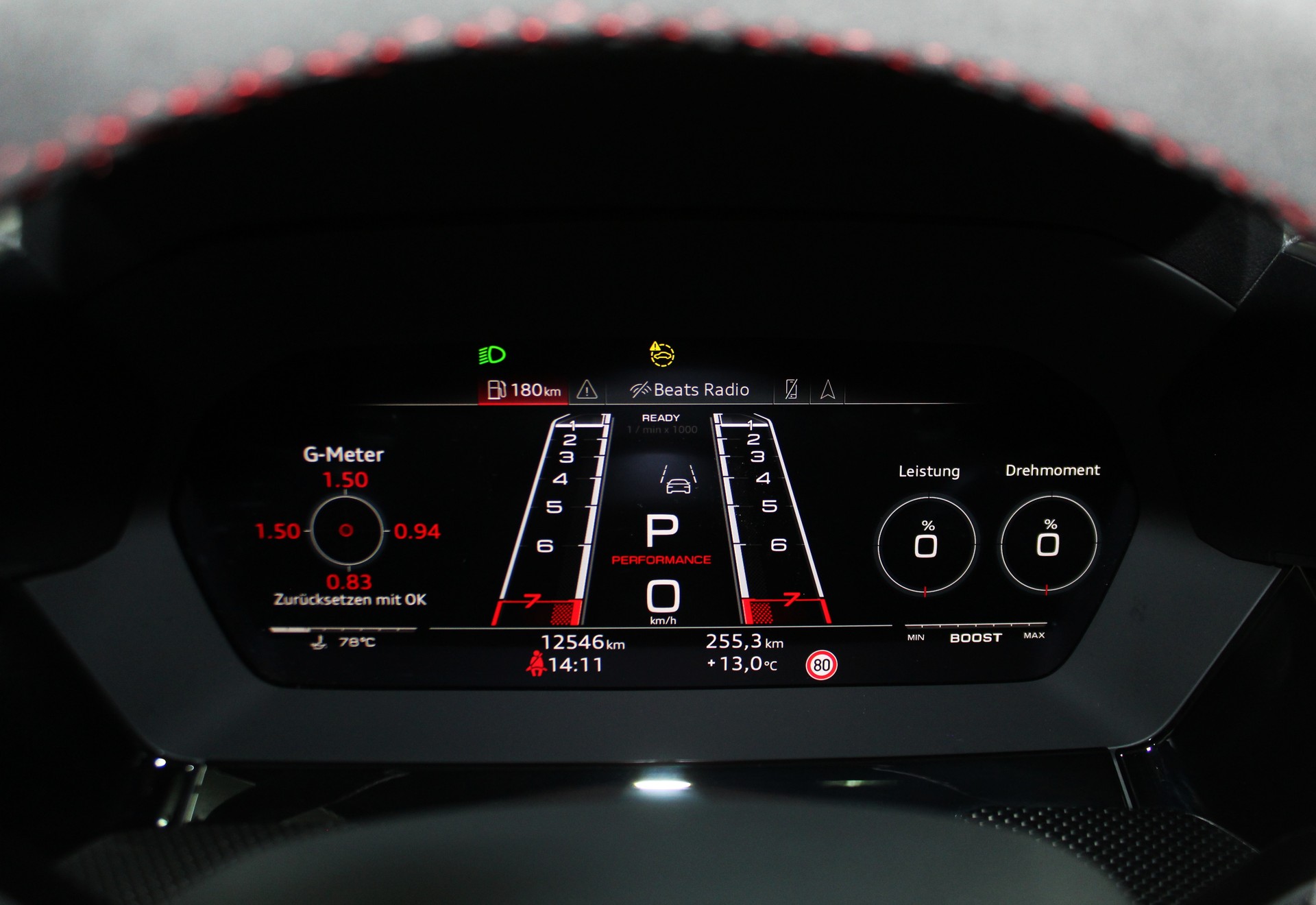 AUDI RS3 Sportback 2.5 TSI quattro S-tronic RS-Designpaket rot / Keramikbremsanlage / CH-Fahrzeug-image-14