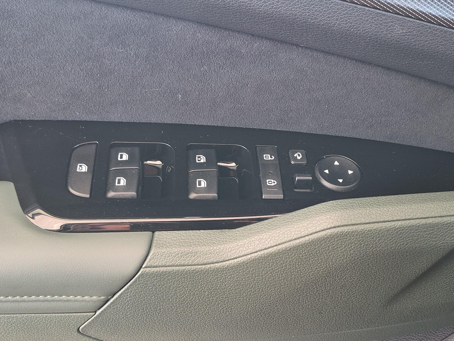 KIA Sportage 1.6 T-GDi Hybrid Power Edition-image-17