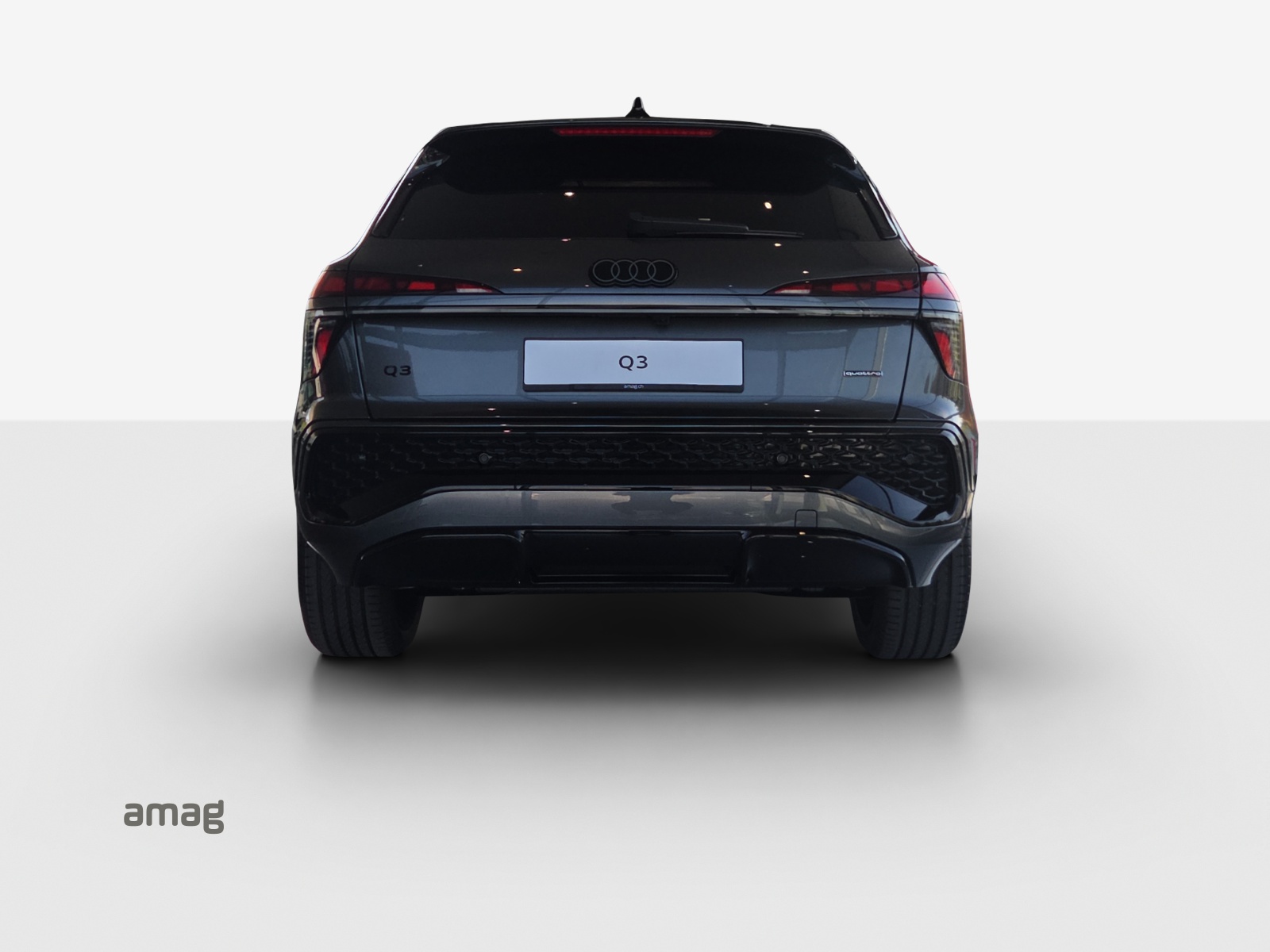 AUDI Q3 SUV TFSI quattro 195 kW S tronic-image-3