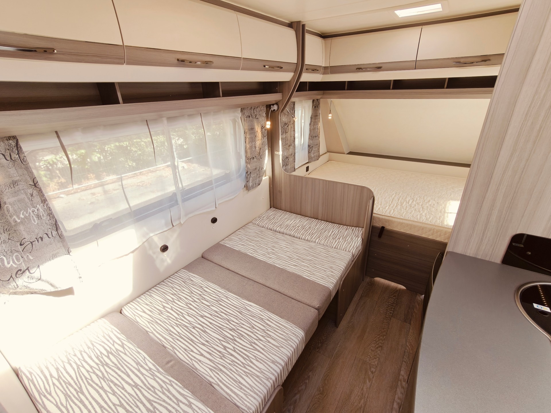 HOBBY On Tour 470 KMF -- Stockbett -- Dachklima-image-8