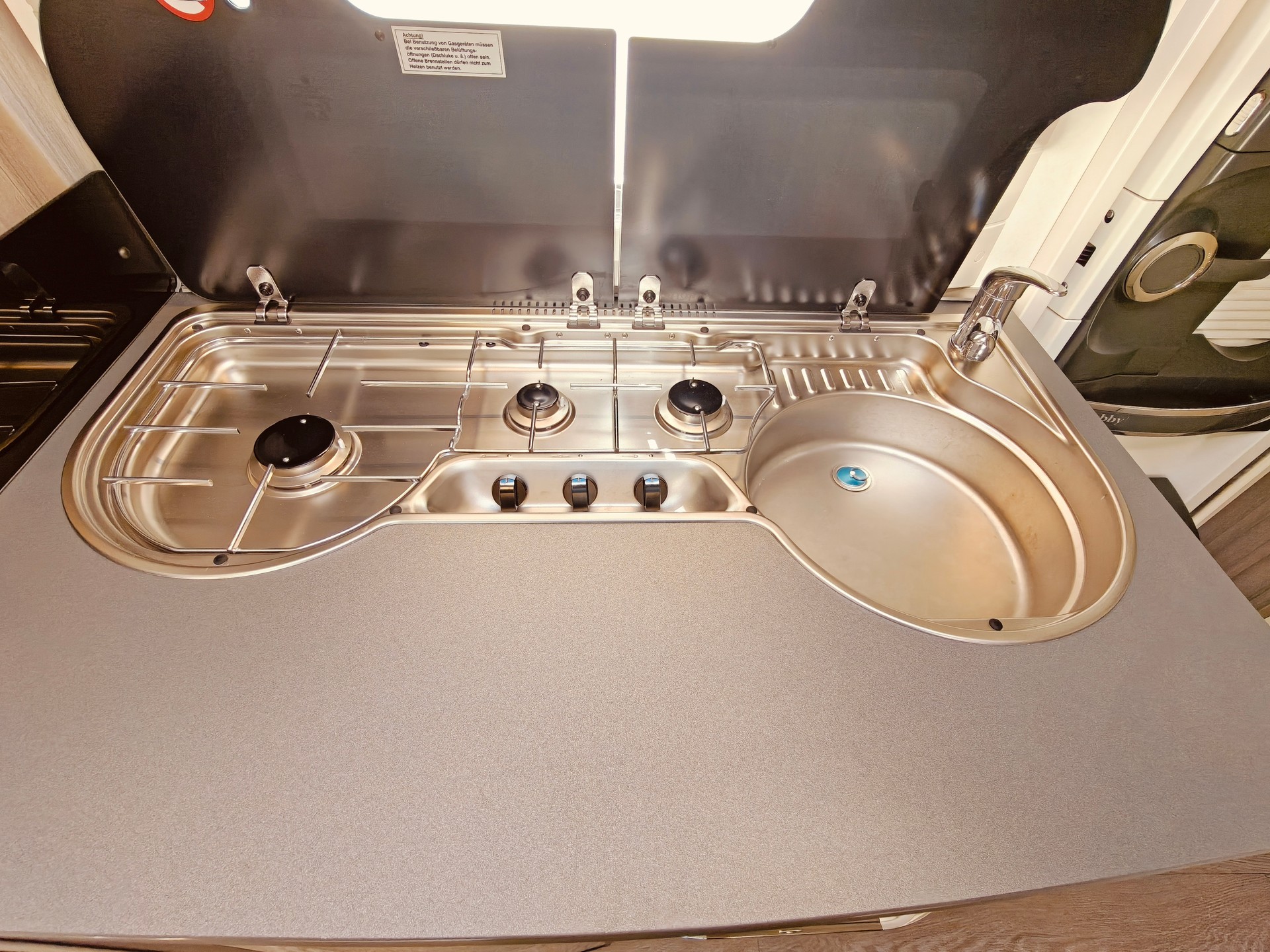 HOBBY On Tour 470 KMF -- Stockbett -- Dachklima-image-17