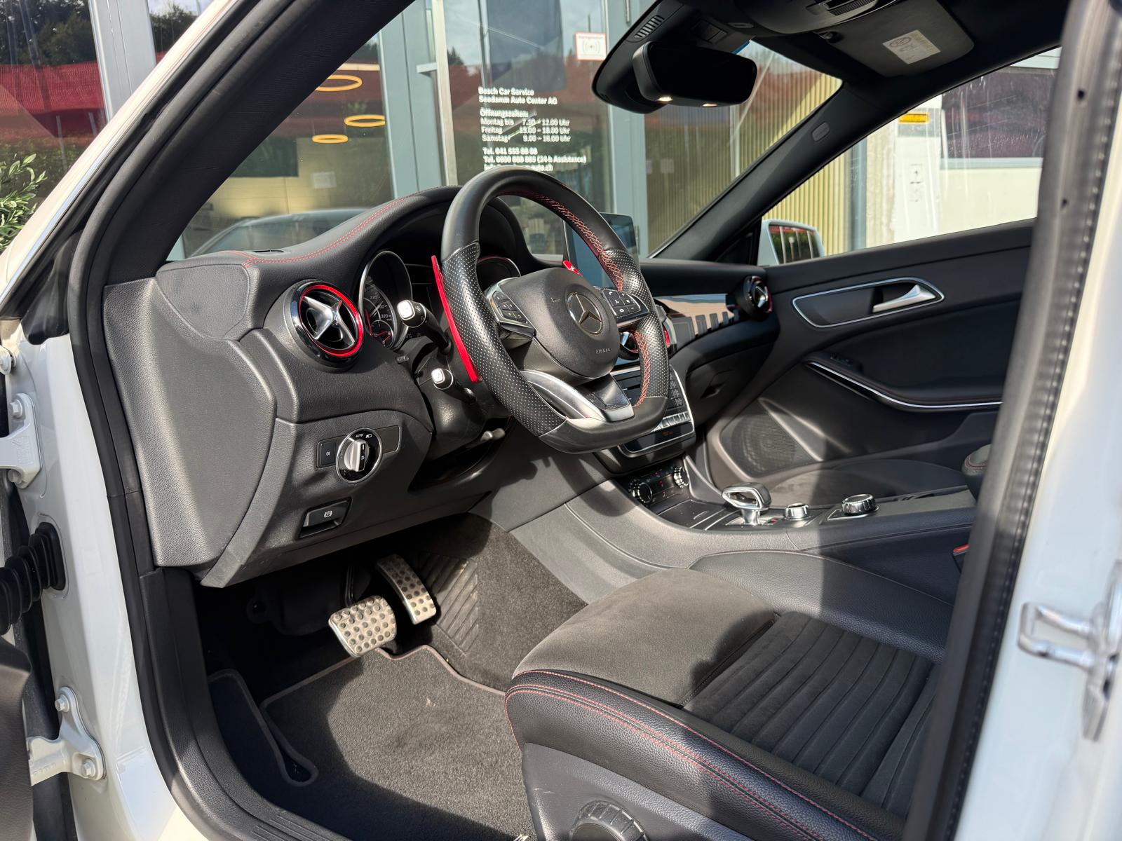MERCEDES-BENZ CLA 45 AMG 4Matic Speedshift-image-4