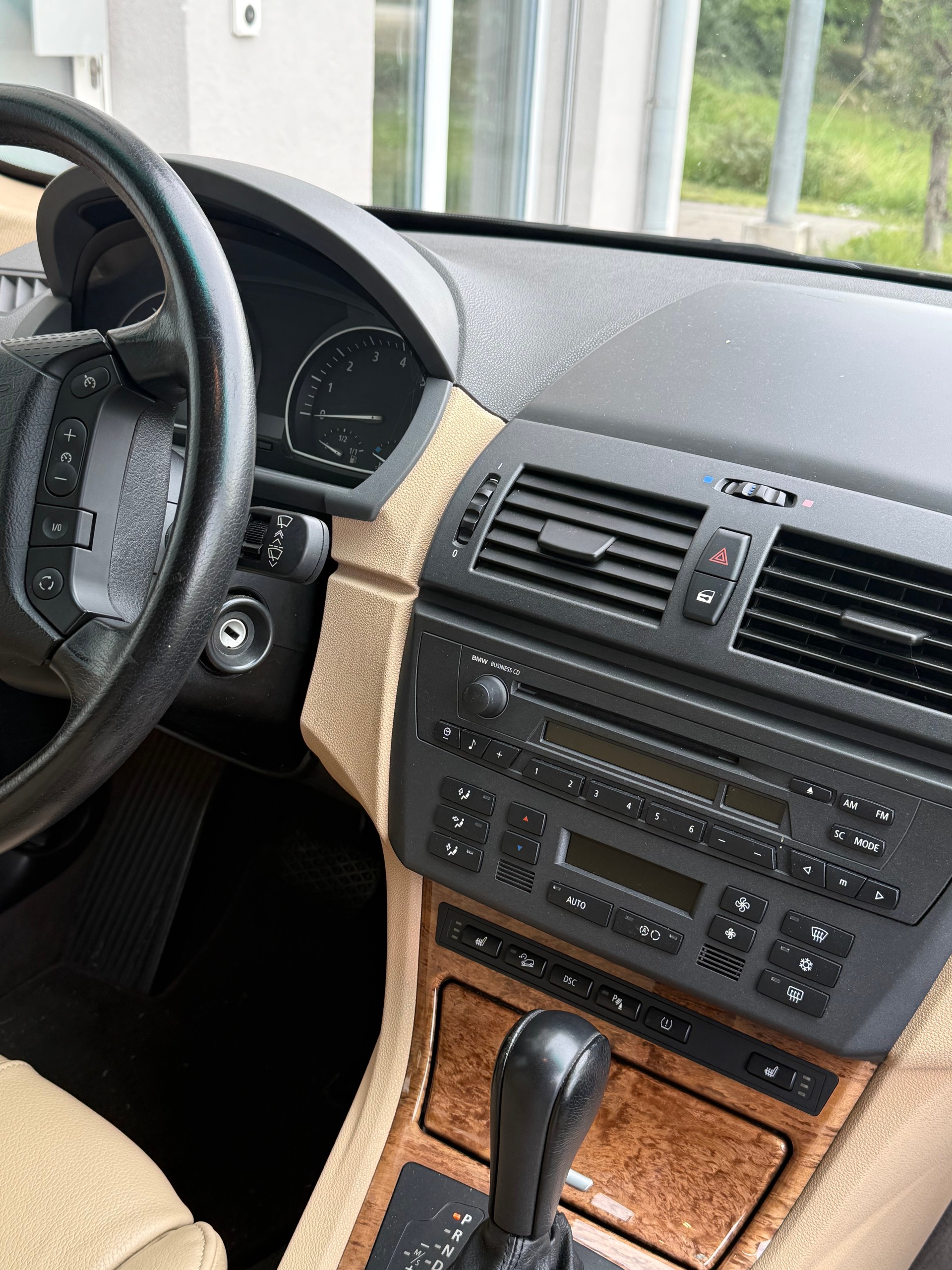 BMW 30i-image-1