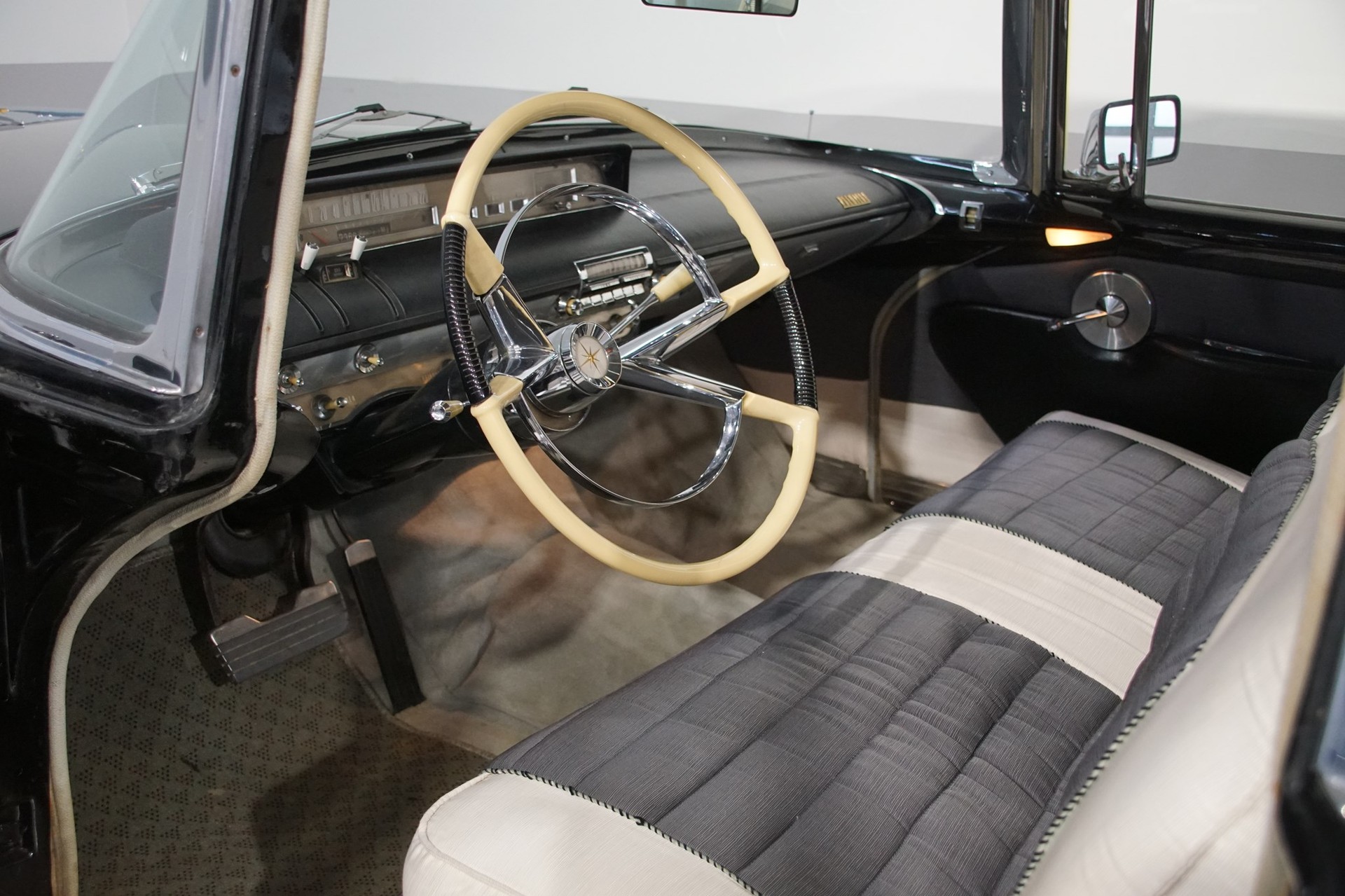 LINCOLN Premiere V8 Model 1956-image-7