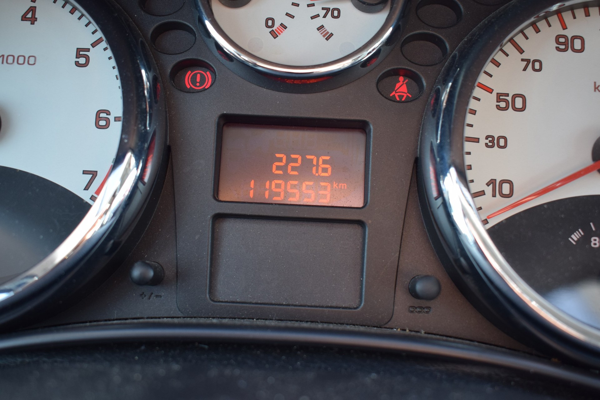 PEUGEOT 207 1.6 16V XT-image-6