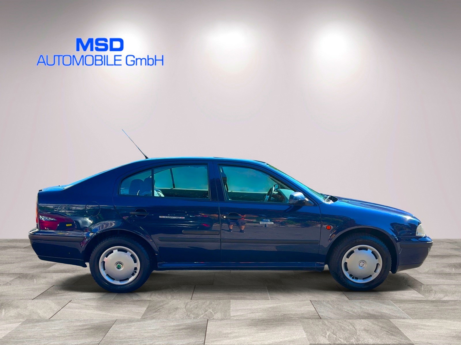 SKODA Octavia 1.6 GLX-image-4