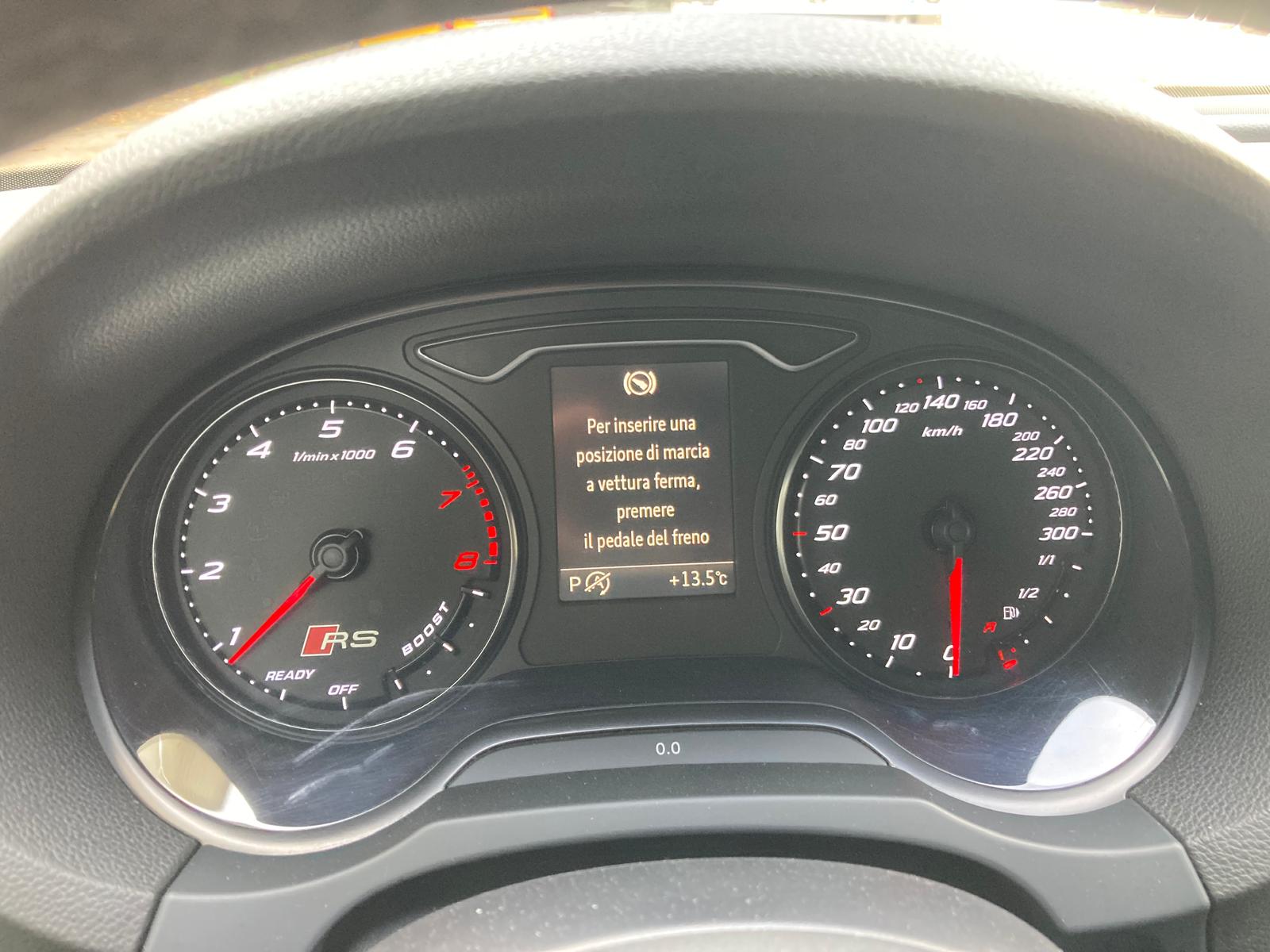 AUDI RS3 2.5 TSI quattro S-tronic-image-12