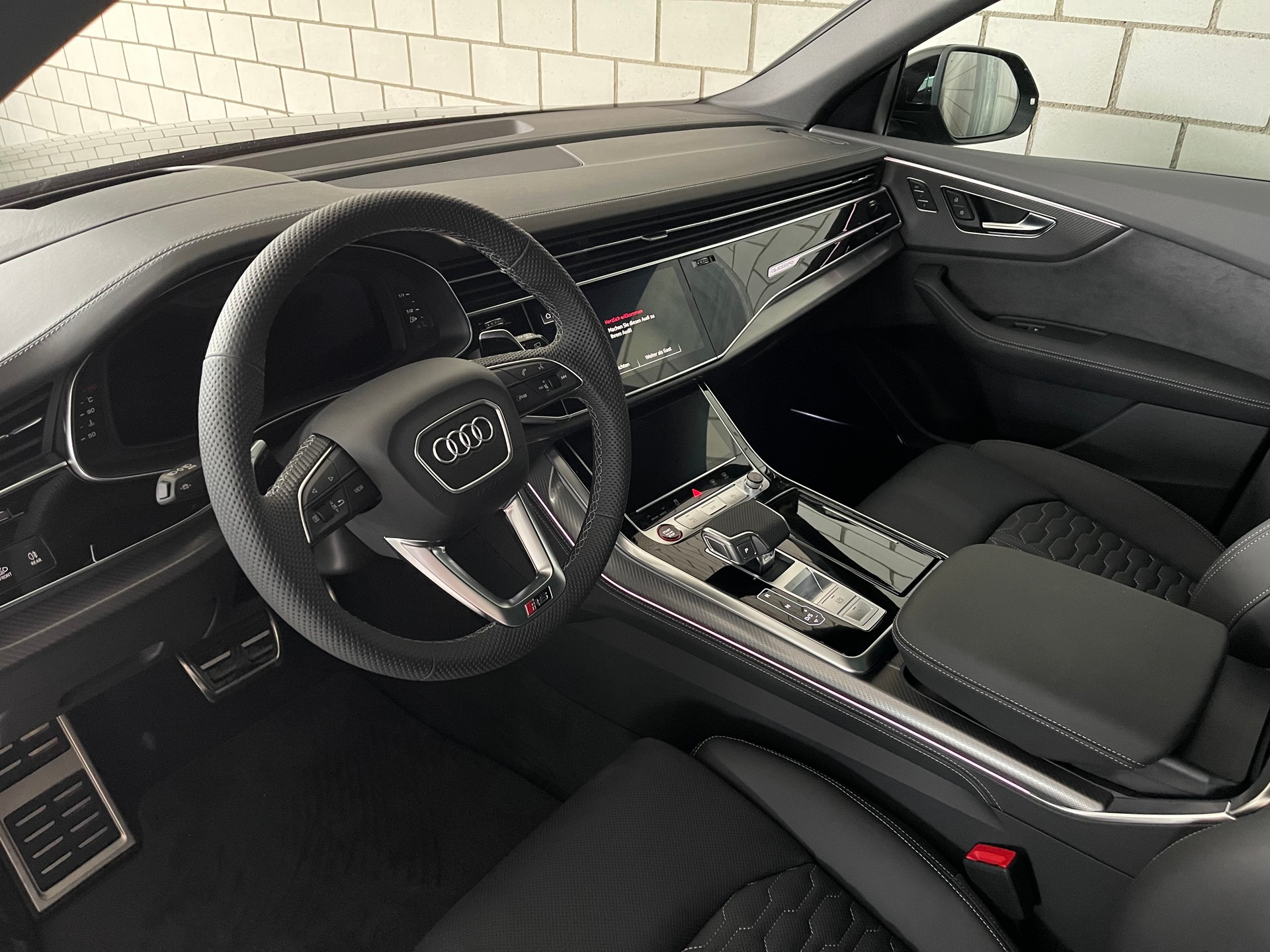AUDI RSQ8 quattro Faceliftmodell-image-2