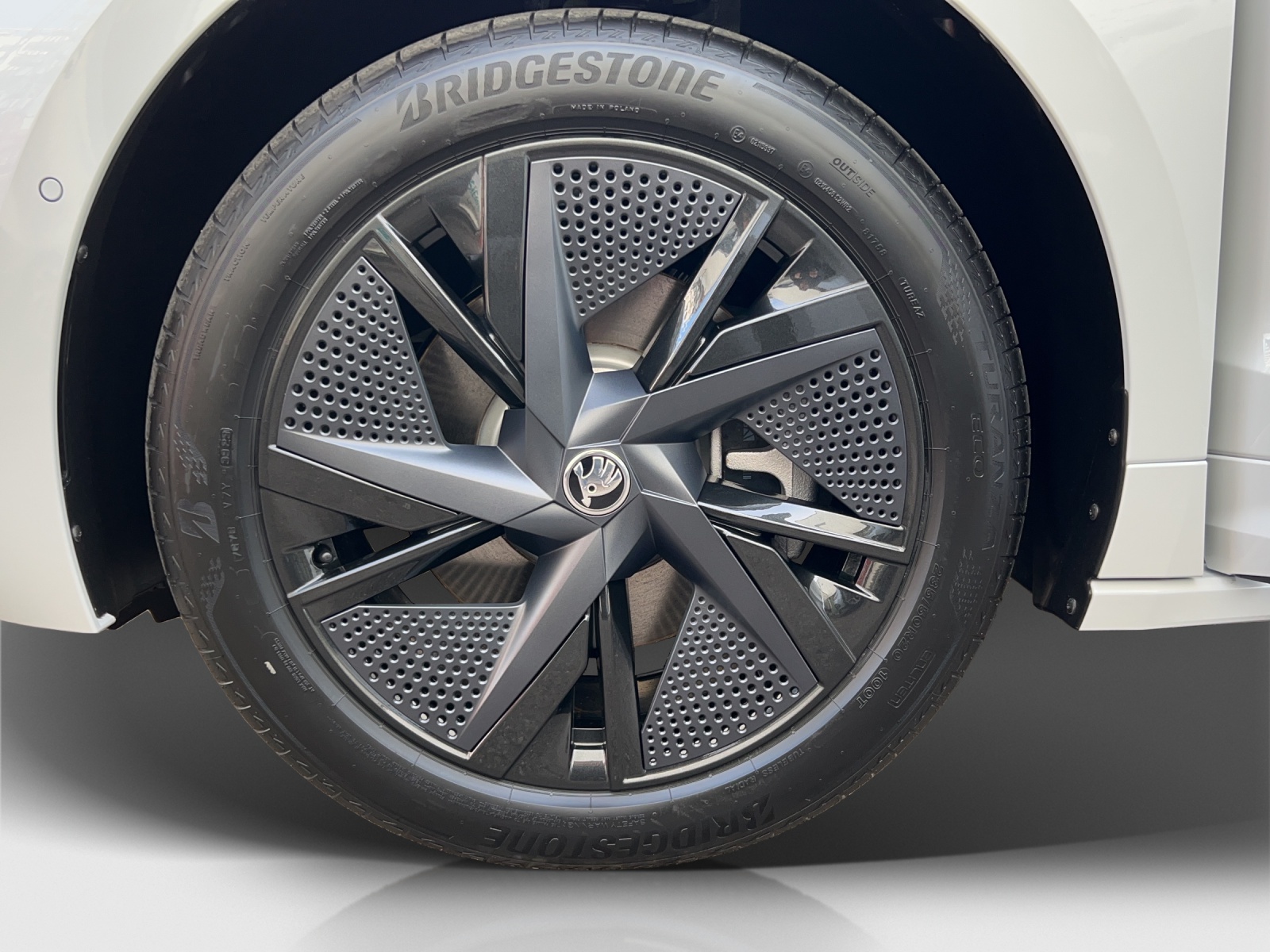 SKODA Enyaq RS 4x4-image-3