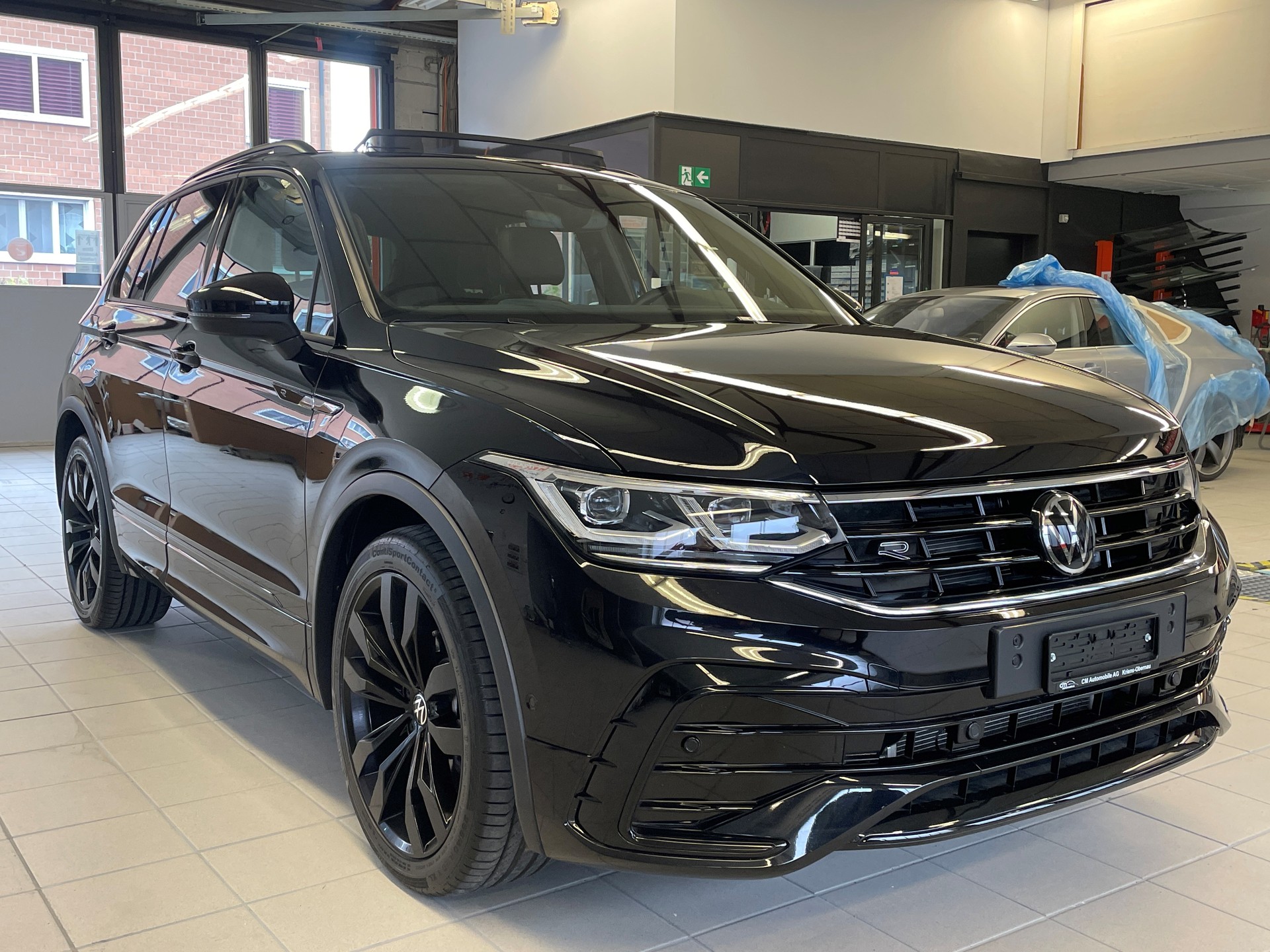 VW TDI SCR R-Line DSG Black Style-image-1