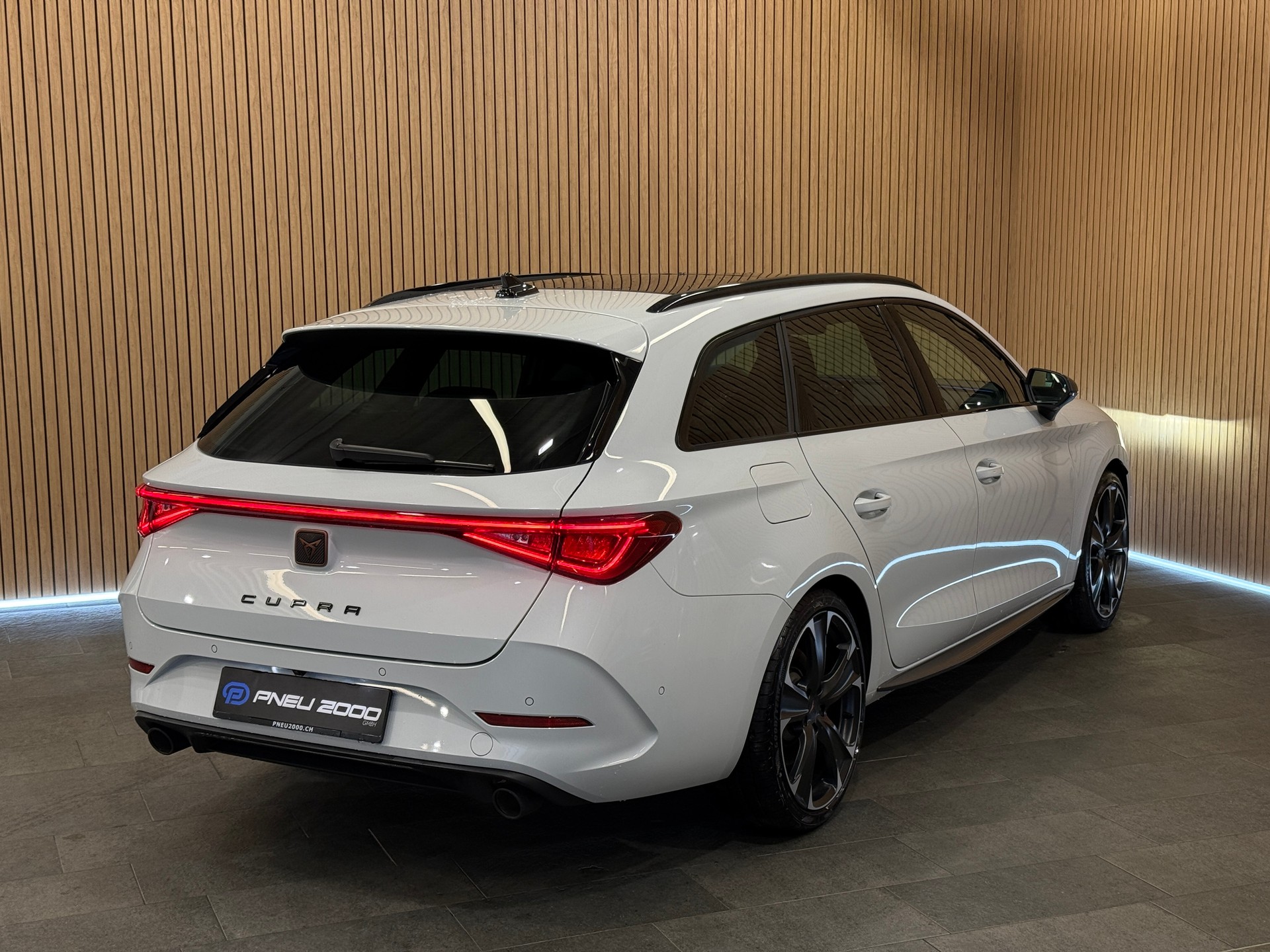 CUPRA LEON ST 2.0 TSI VZ DSG-image-4