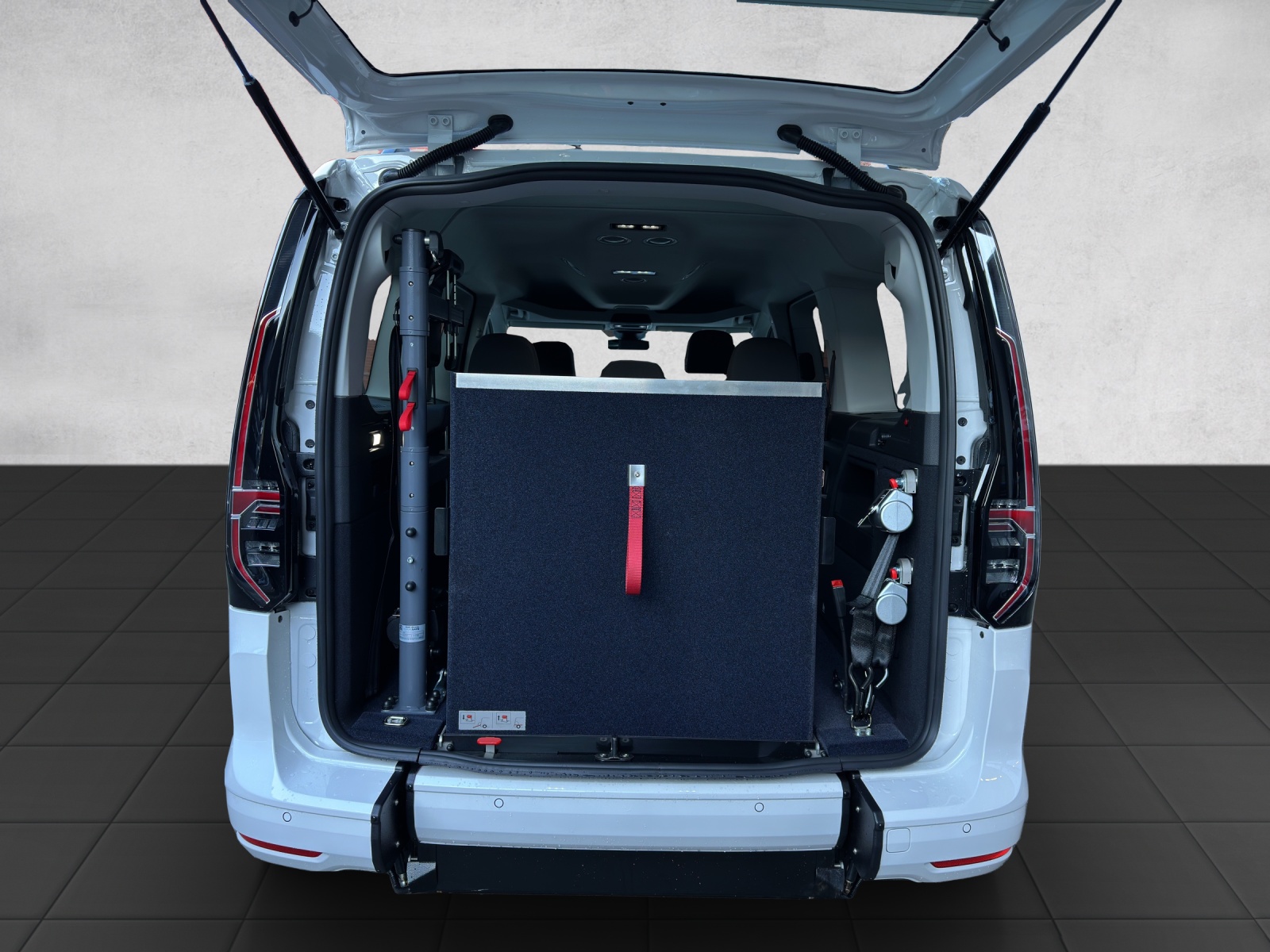 VW Caddy Cargo 1.5TSI Maxi DSG-image-10