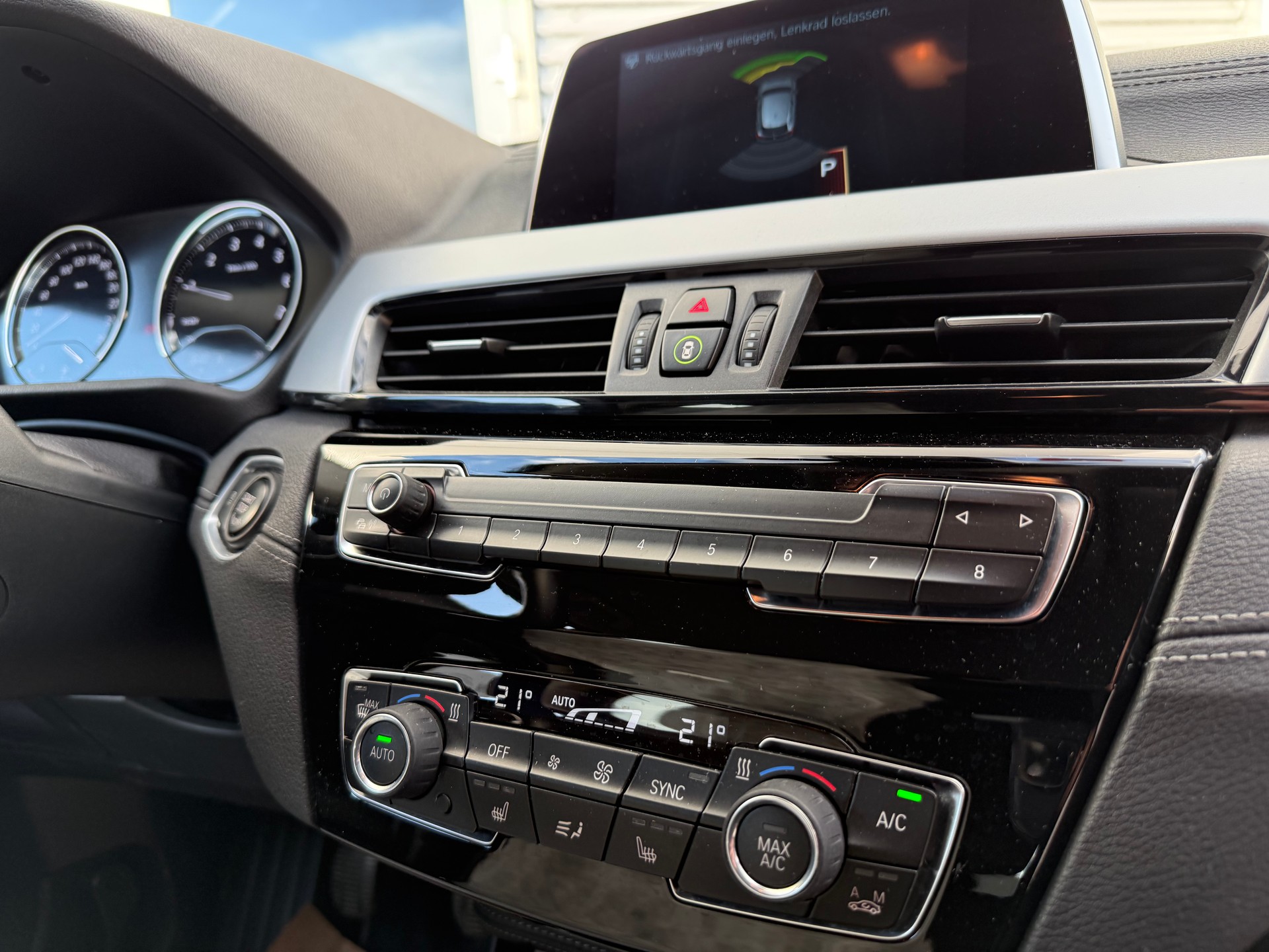 BMW X2 sDrive 18i-image-6