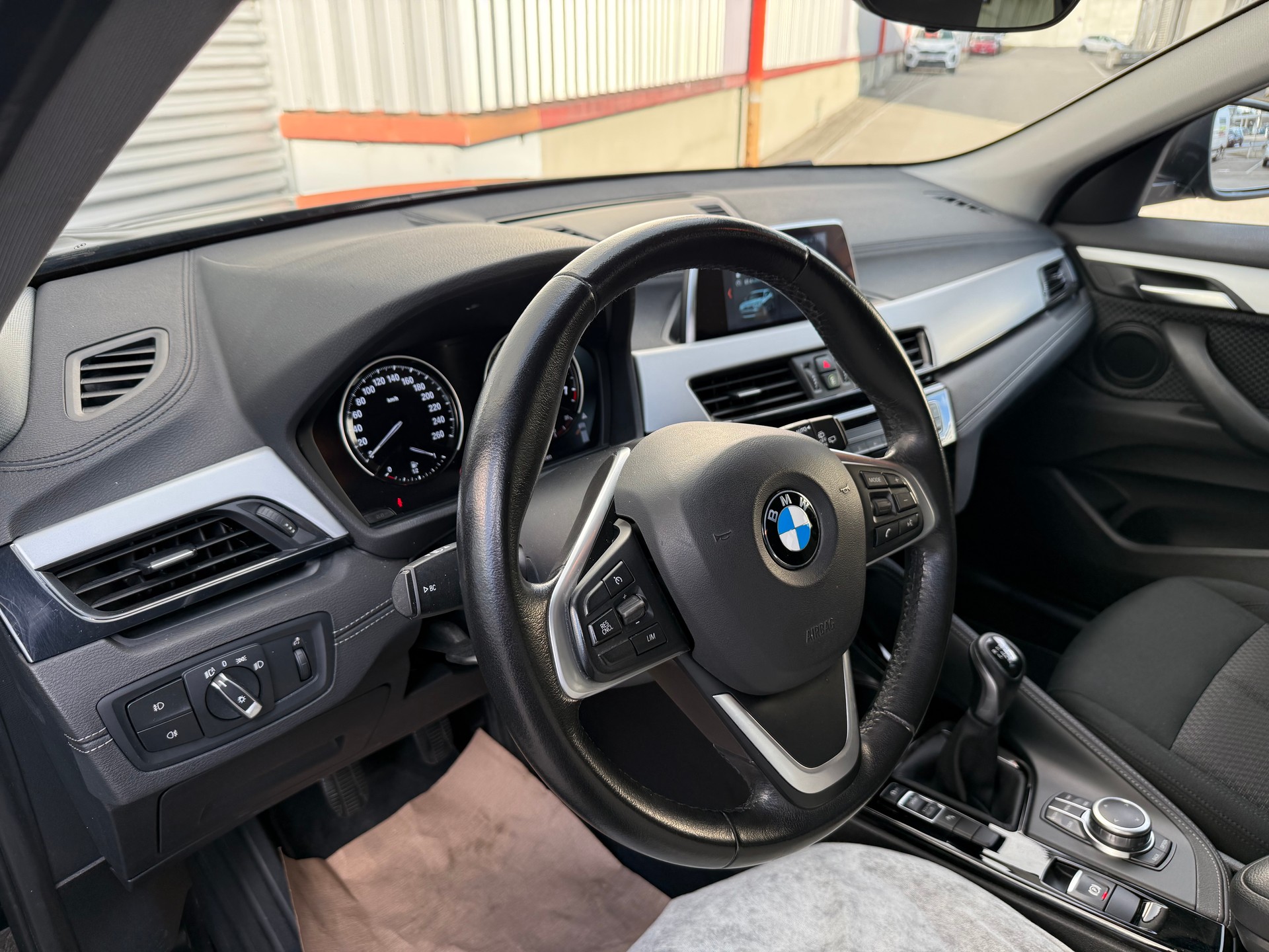 BMW X2 sDrive 18i-image-8