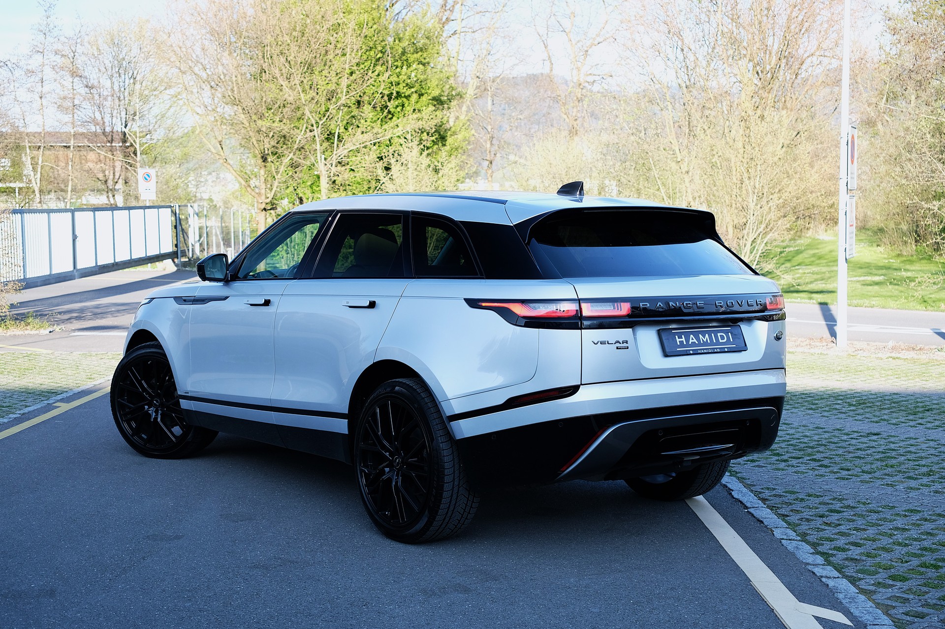 LAND ROVER Range Rover Velar R-Dynamic P 250 Automatic-image-6