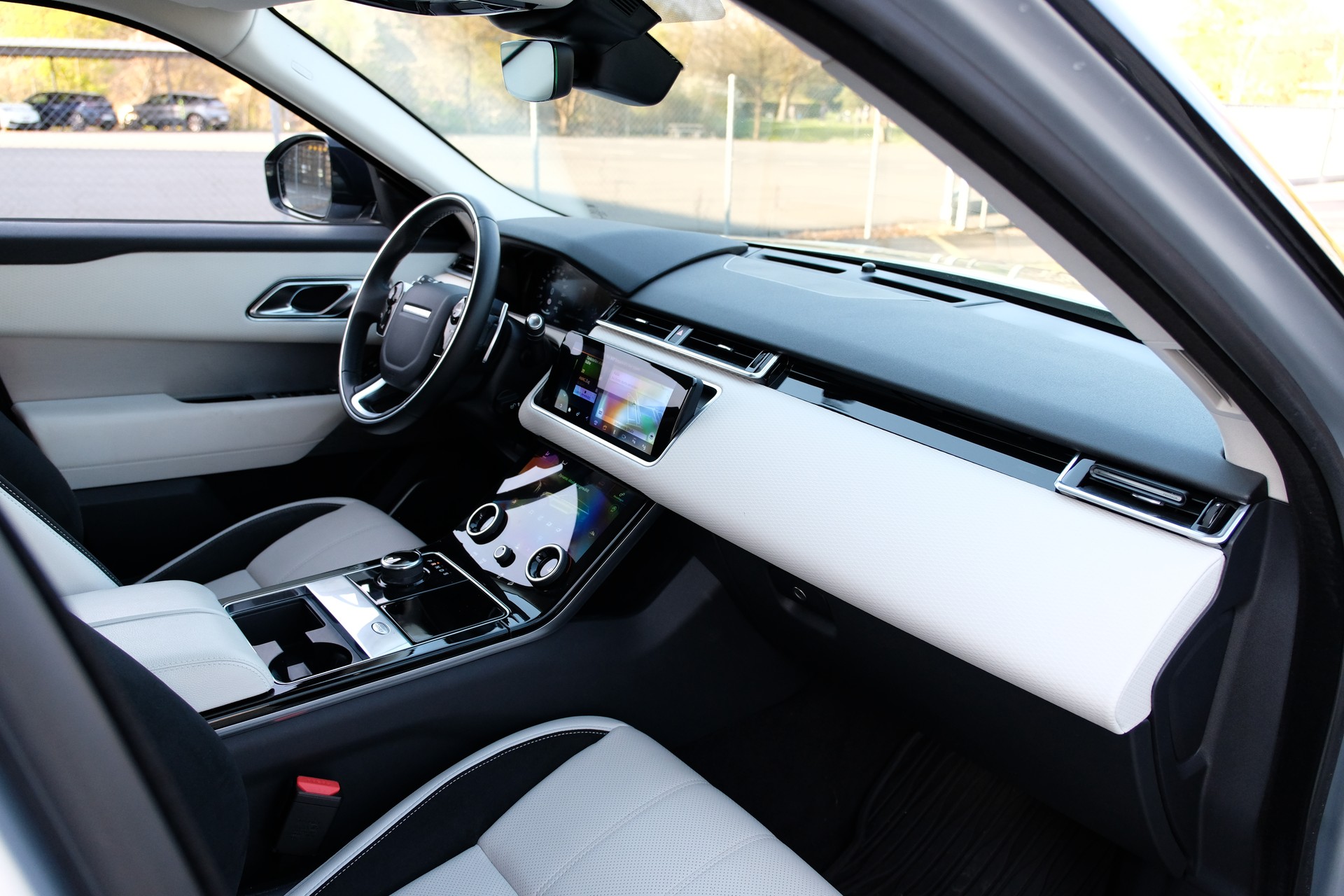 LAND ROVER Range Rover Velar R-Dynamic P 250 Automatic-image-9