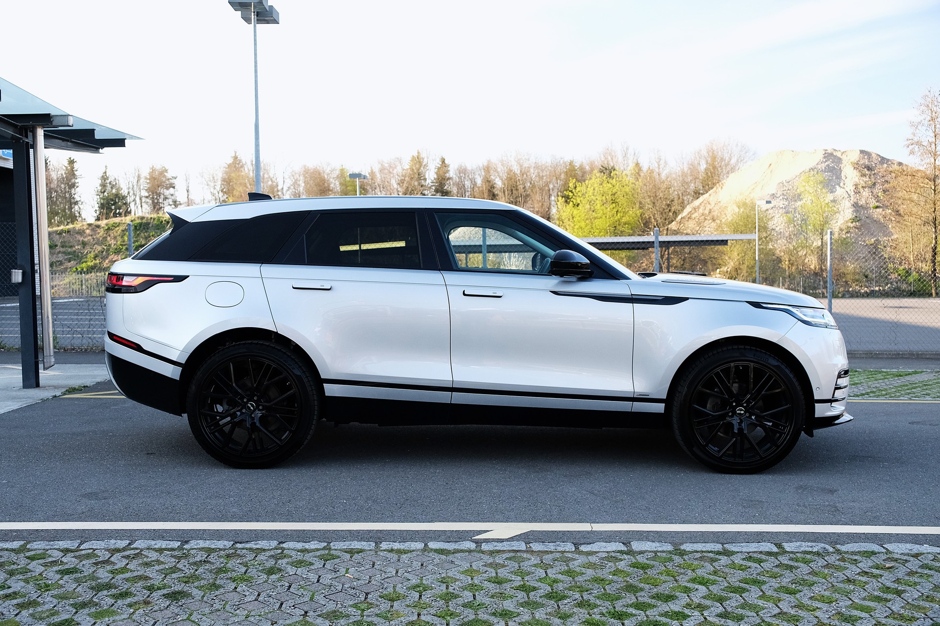 LAND ROVER Range Rover Velar R-Dynamic P 250 Automatic-showroom-element-3