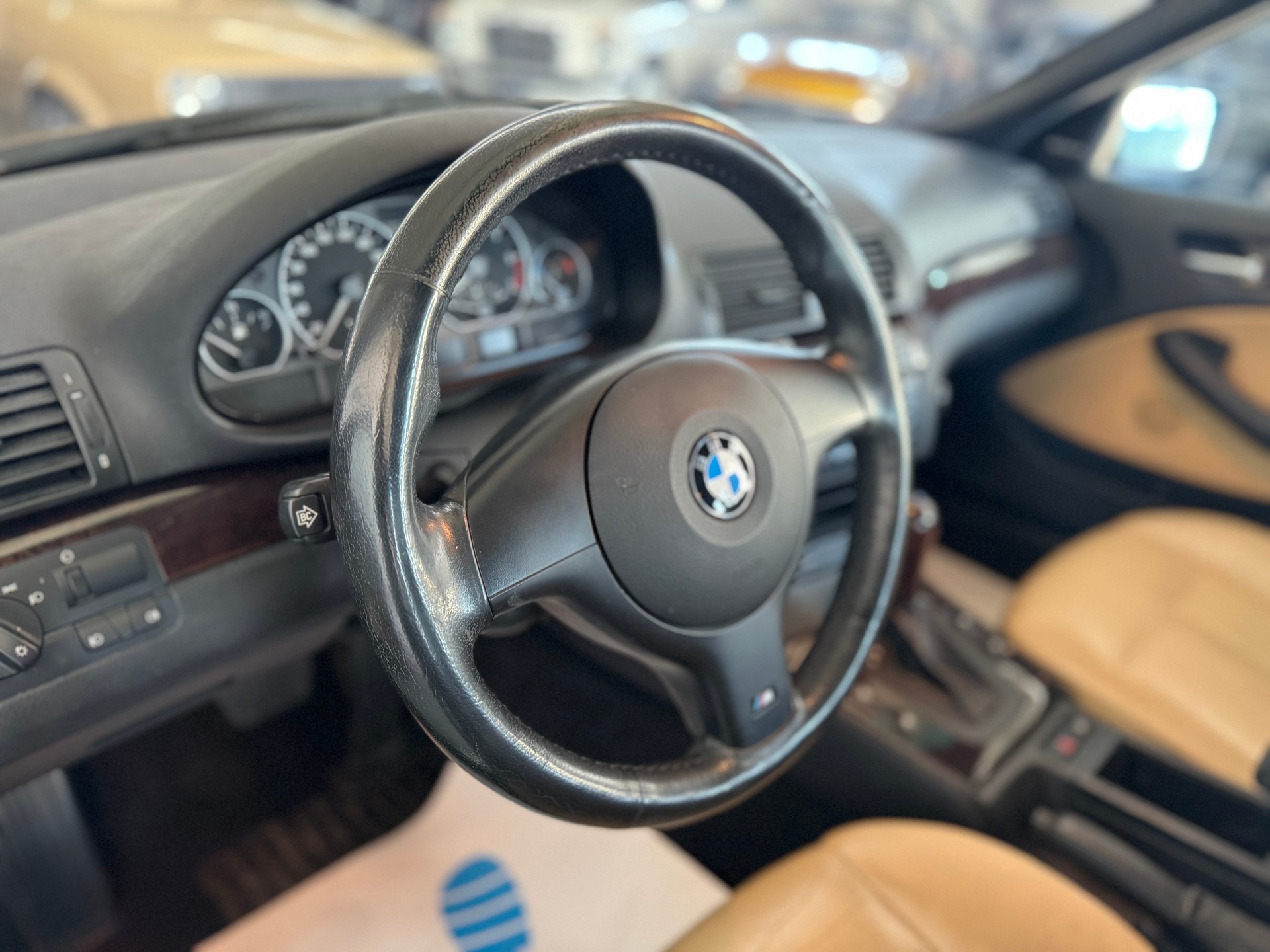 BMW 330xi Touring-image-12