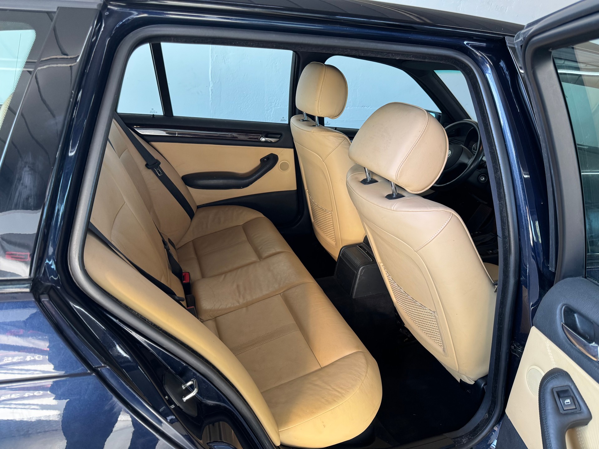BMW 330xi Touring-image-20
