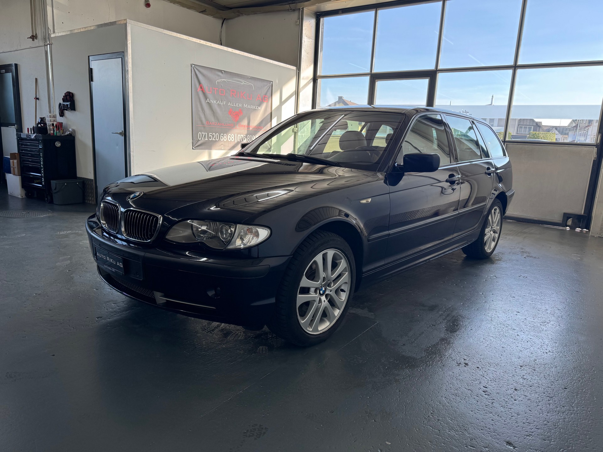 BMW 330xi Touring-image-6