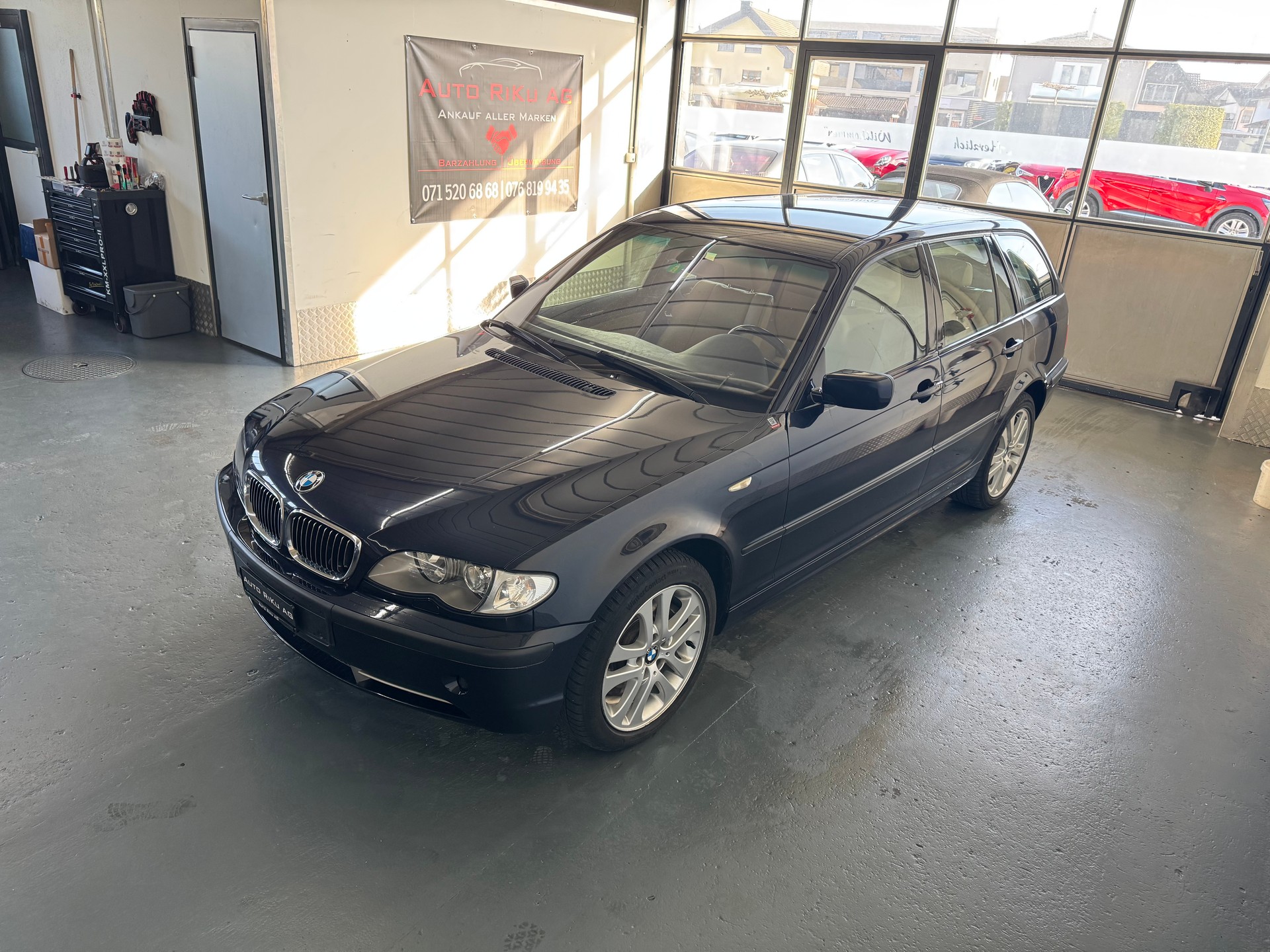 BMW 330xi Touring-image-5