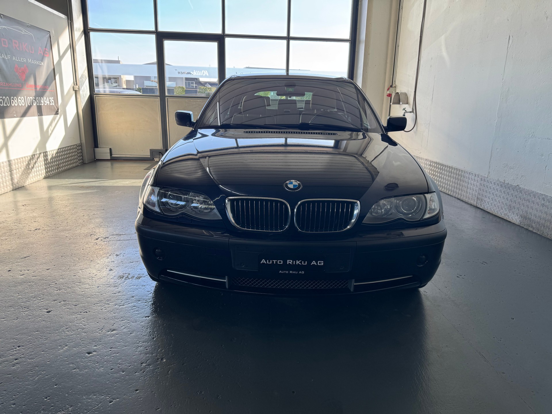BMW 330xi Touring-image-4