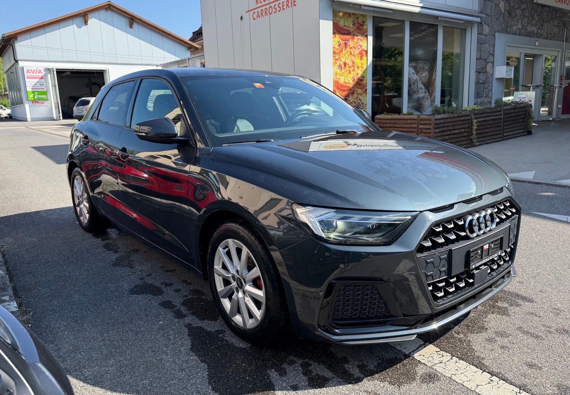 AUDI A1 Sportback 30 TFSI S Line Attraction-image-2
