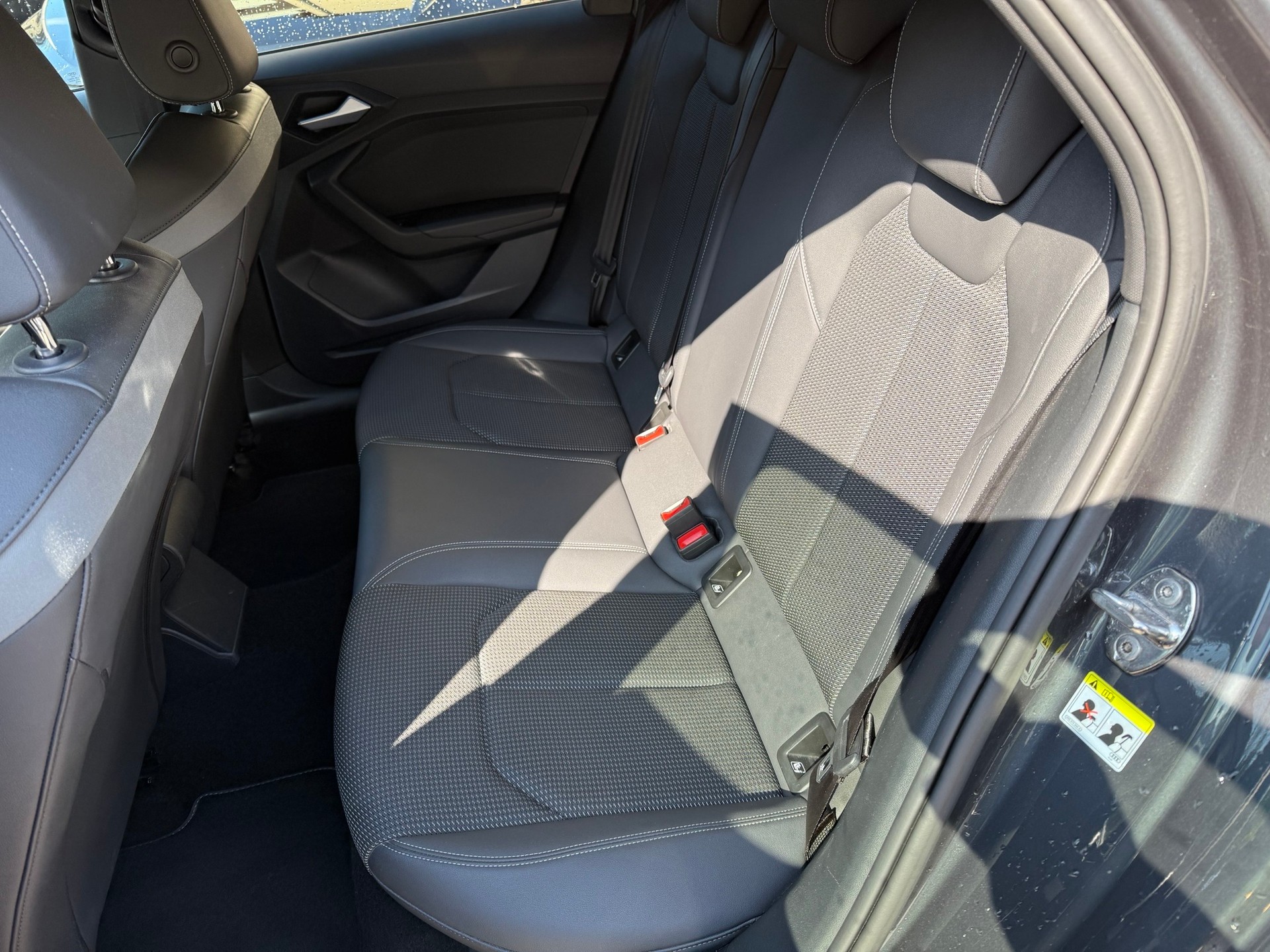 AUDI A1 Sportback 30 TFSI S Line Attraction-image-10