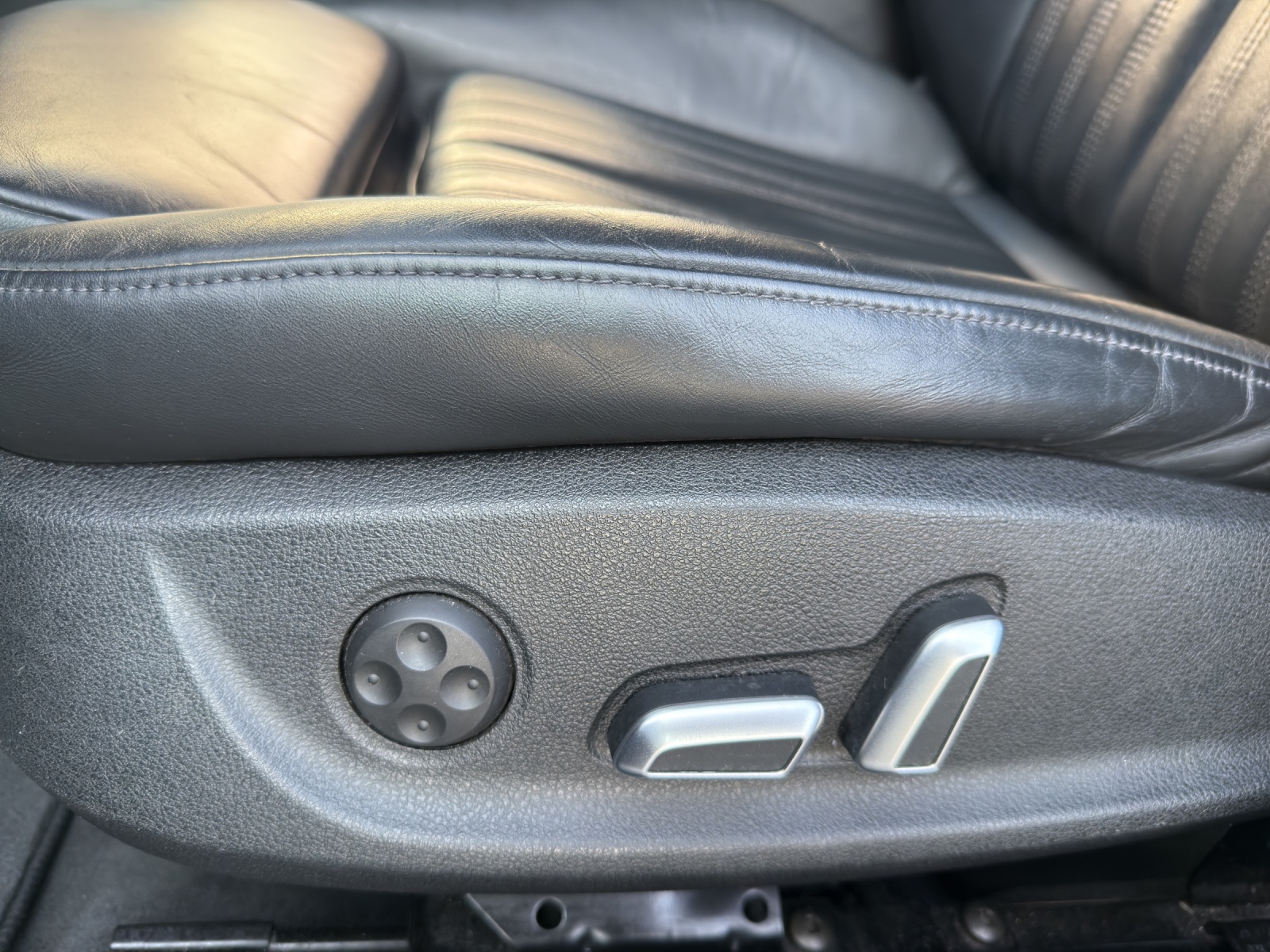 AUDI A6 3.0 BiTDI V6 quattro tiptronic-image-19