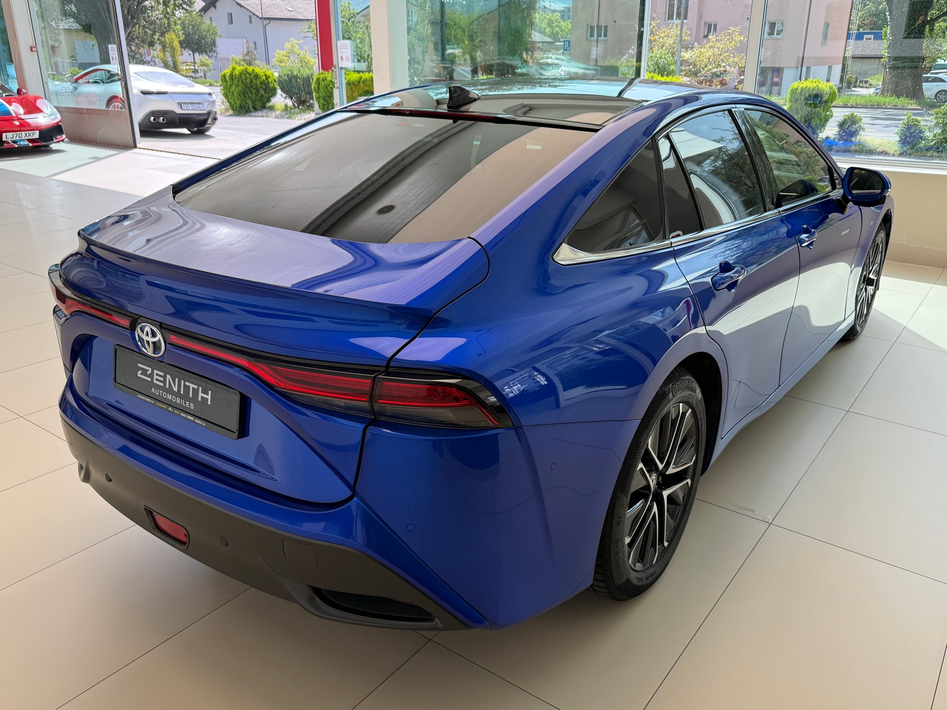TOYOTA Mirai Fuel cell Platinum-image-4