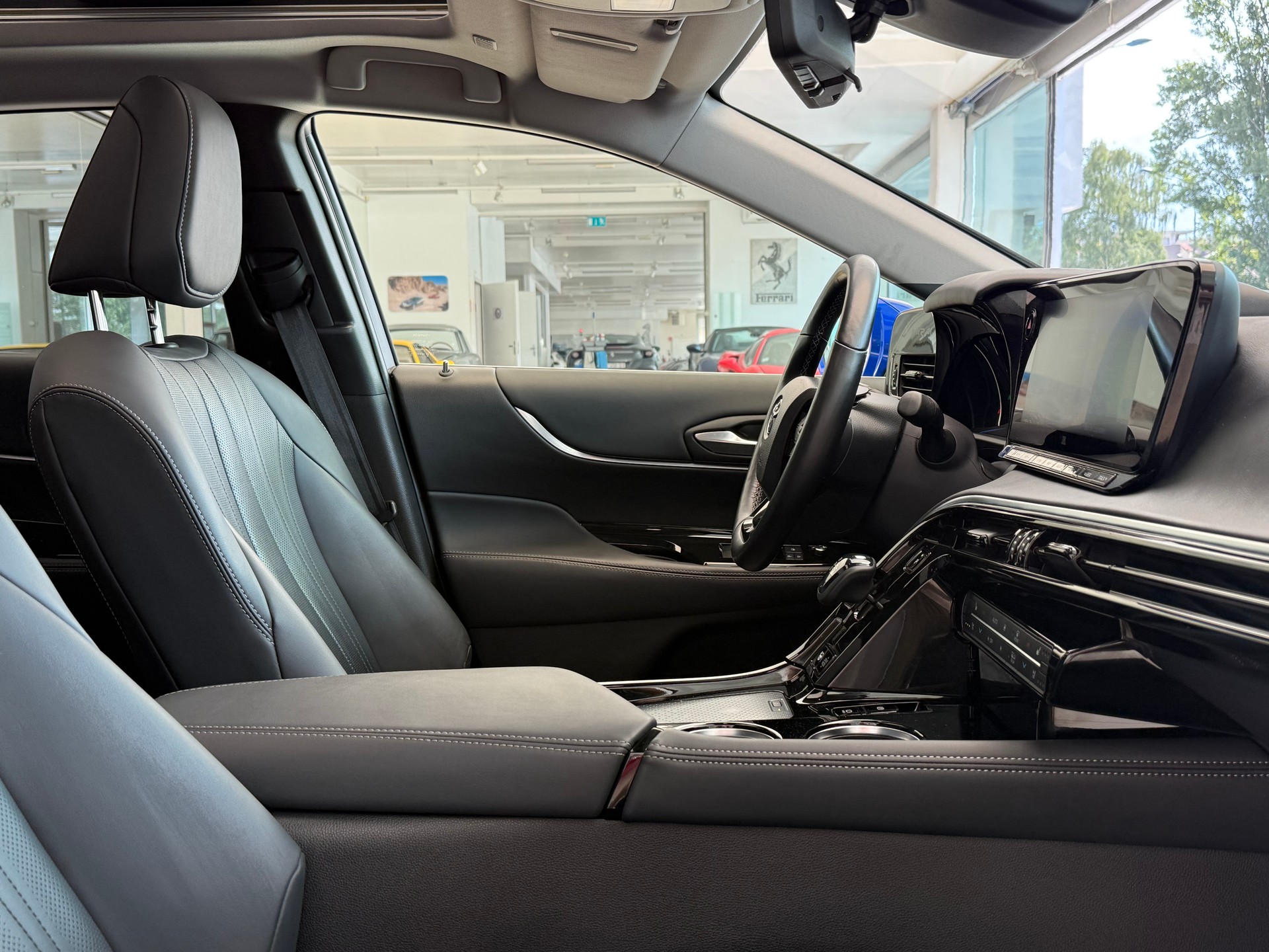 TOYOTA Mirai Fuel cell Platinum-image-11