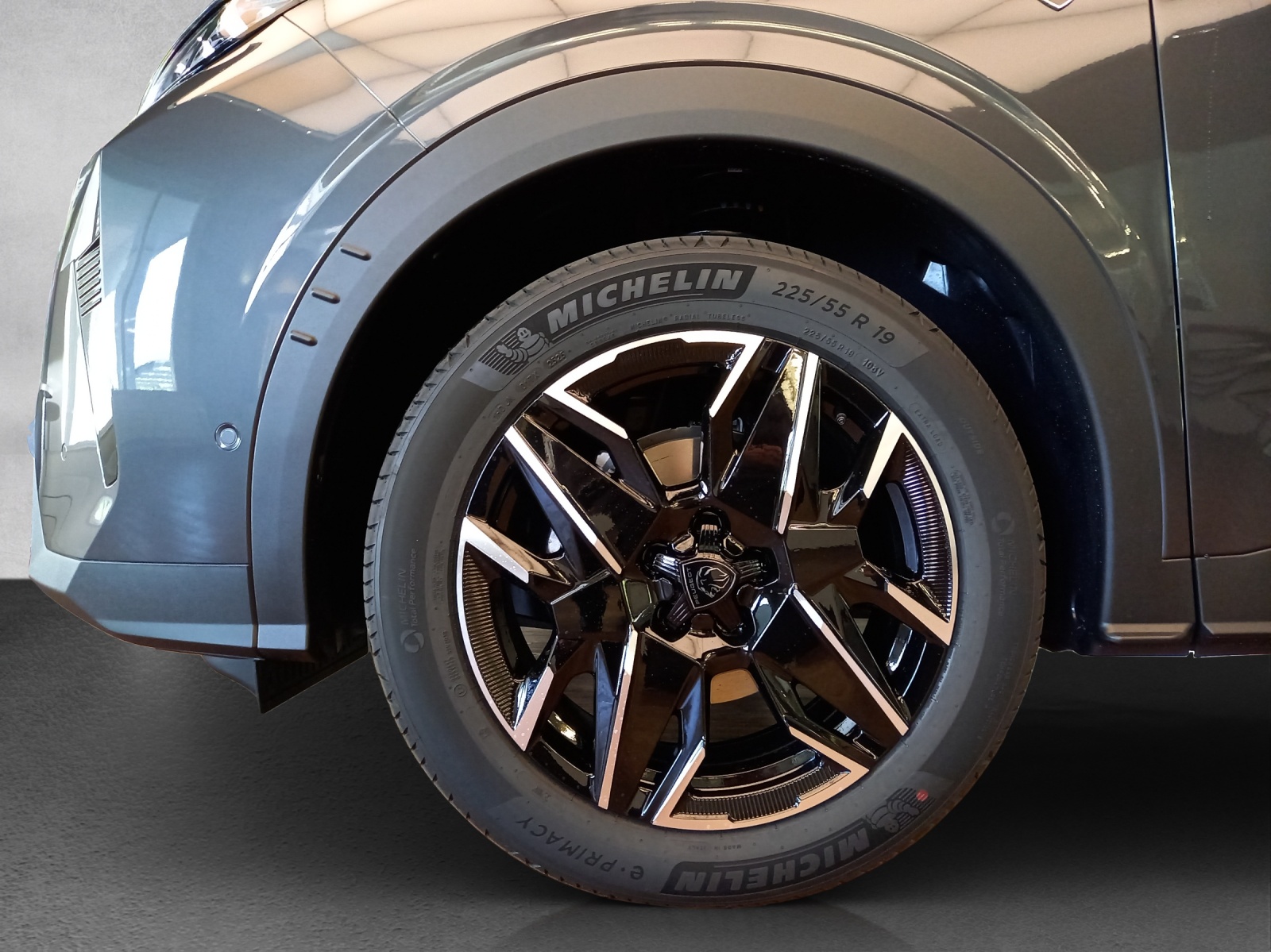 PEUGEOT 5008 1.2 Hybrid GT-image-15