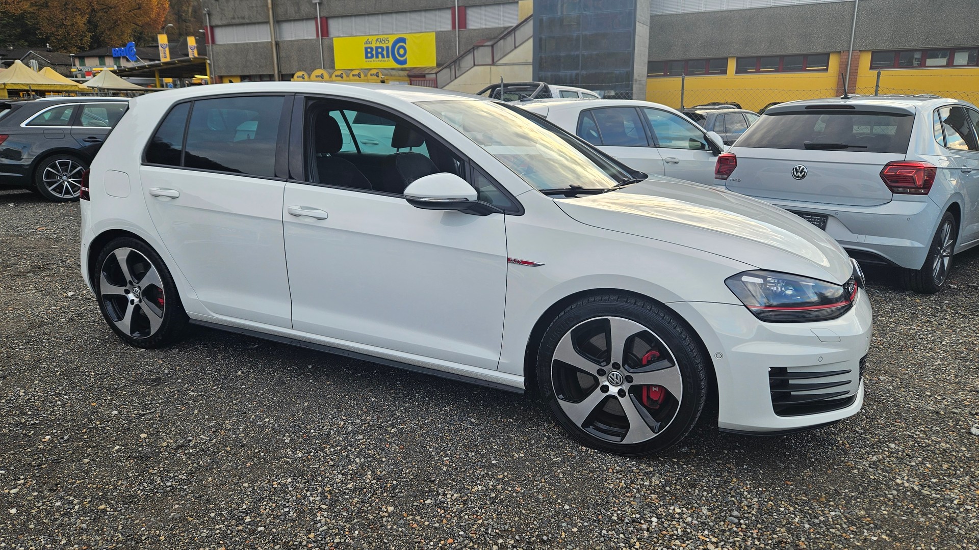 VW Golf 2.0 TSI GTI Performance-image-2