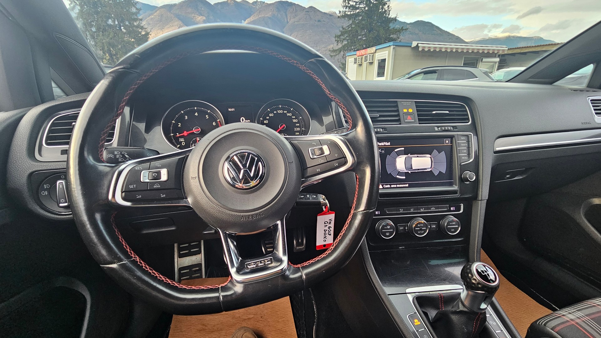 VW Golf 2.0 TSI GTI Performance-image-4