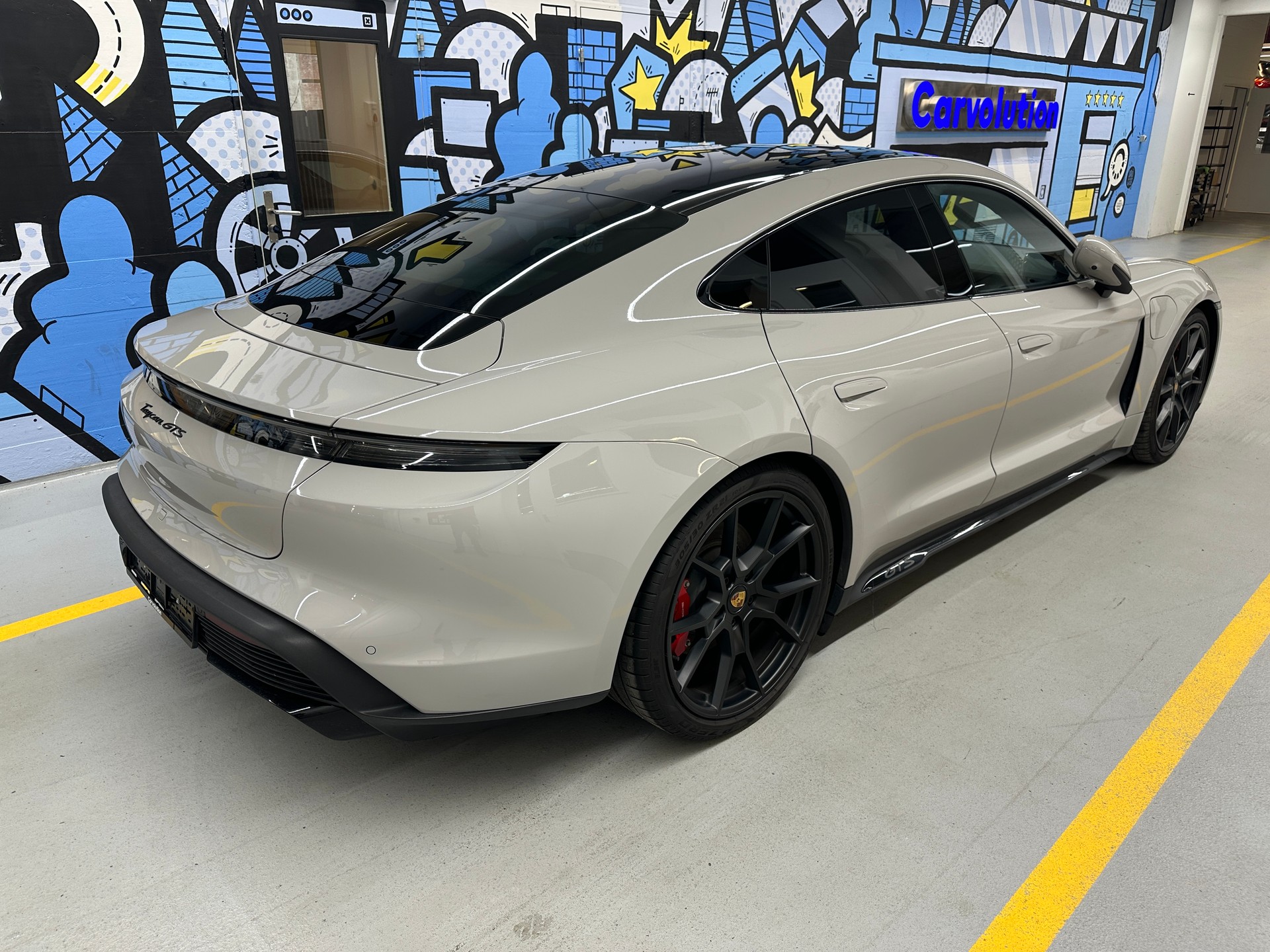 PORSCHE GTS-image-3