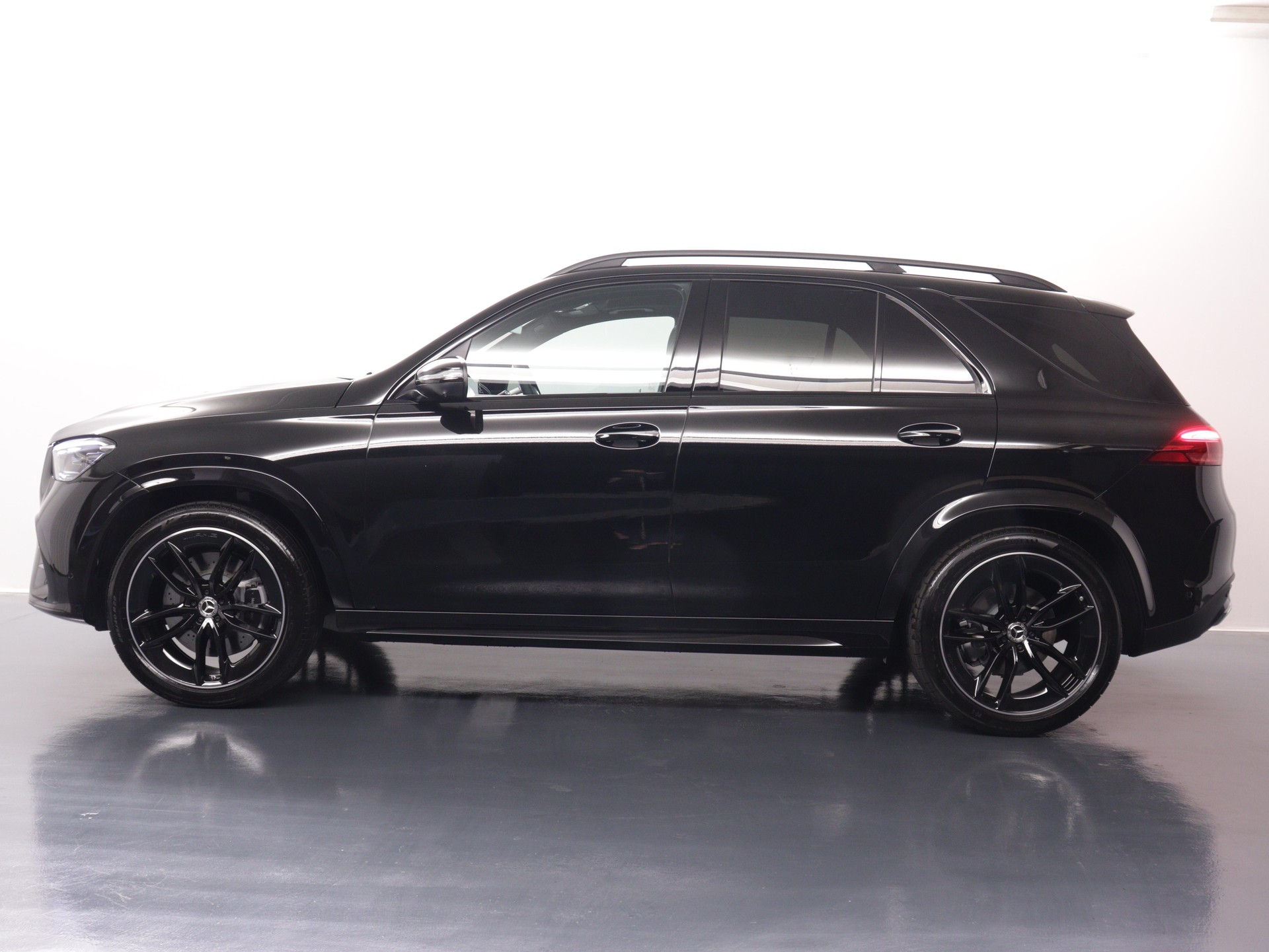 MERCEDES-BENZ GLE 450 d AMG Line 4matic-image-2