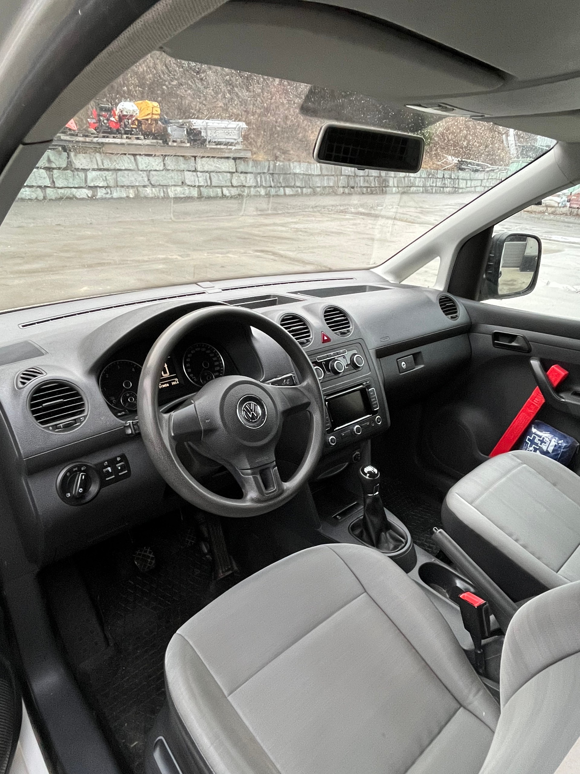 VW Caddy Maxi 2.0 TDI 4Motion-image-8