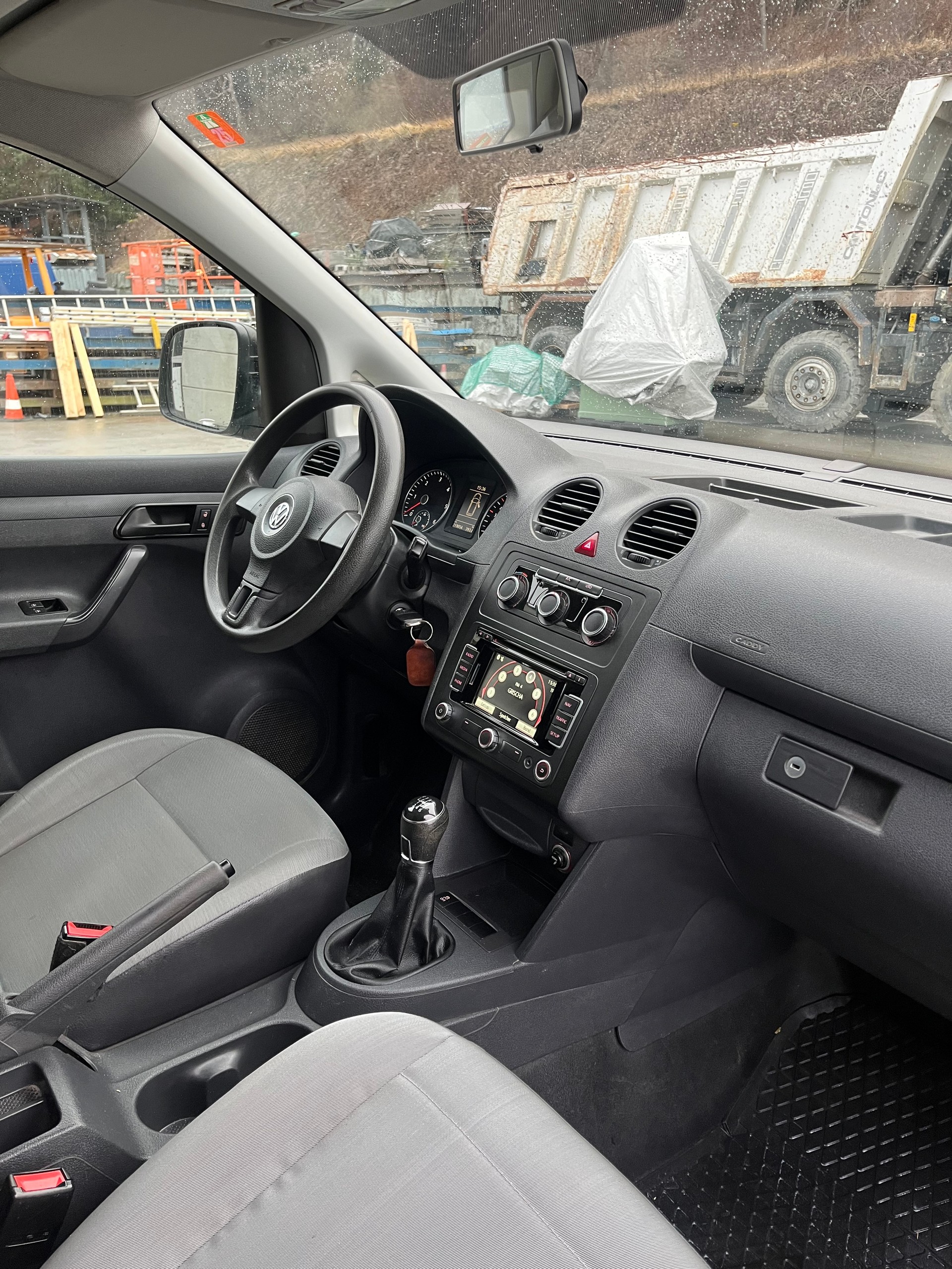VW Caddy Maxi 2.0 TDI 4Motion-image-14