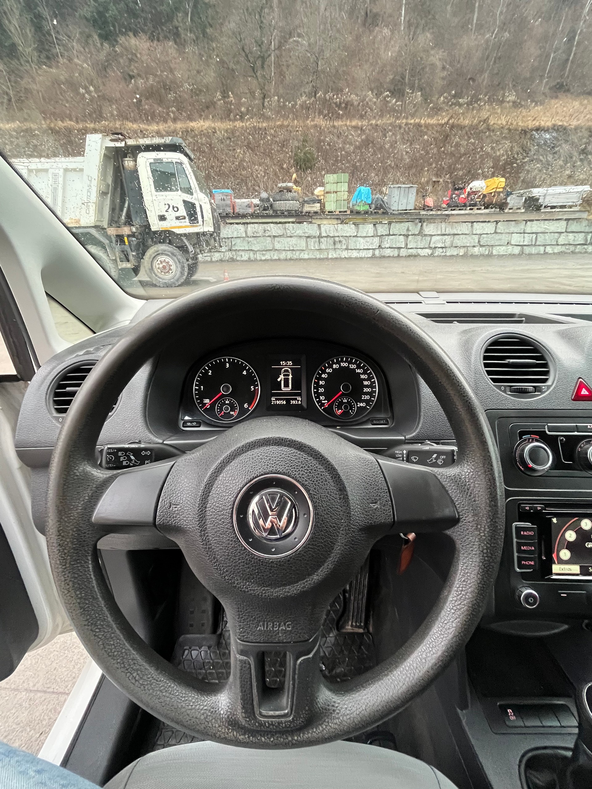 VW Caddy Maxi 2.0 TDI 4Motion-image-9