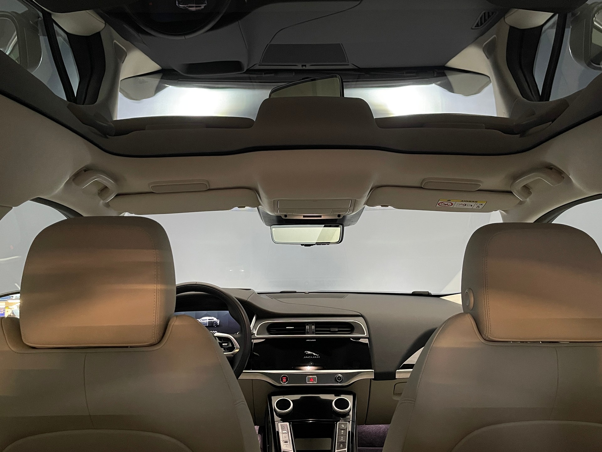 JAGUAR I-Pace EV400 SE AWD-image-9