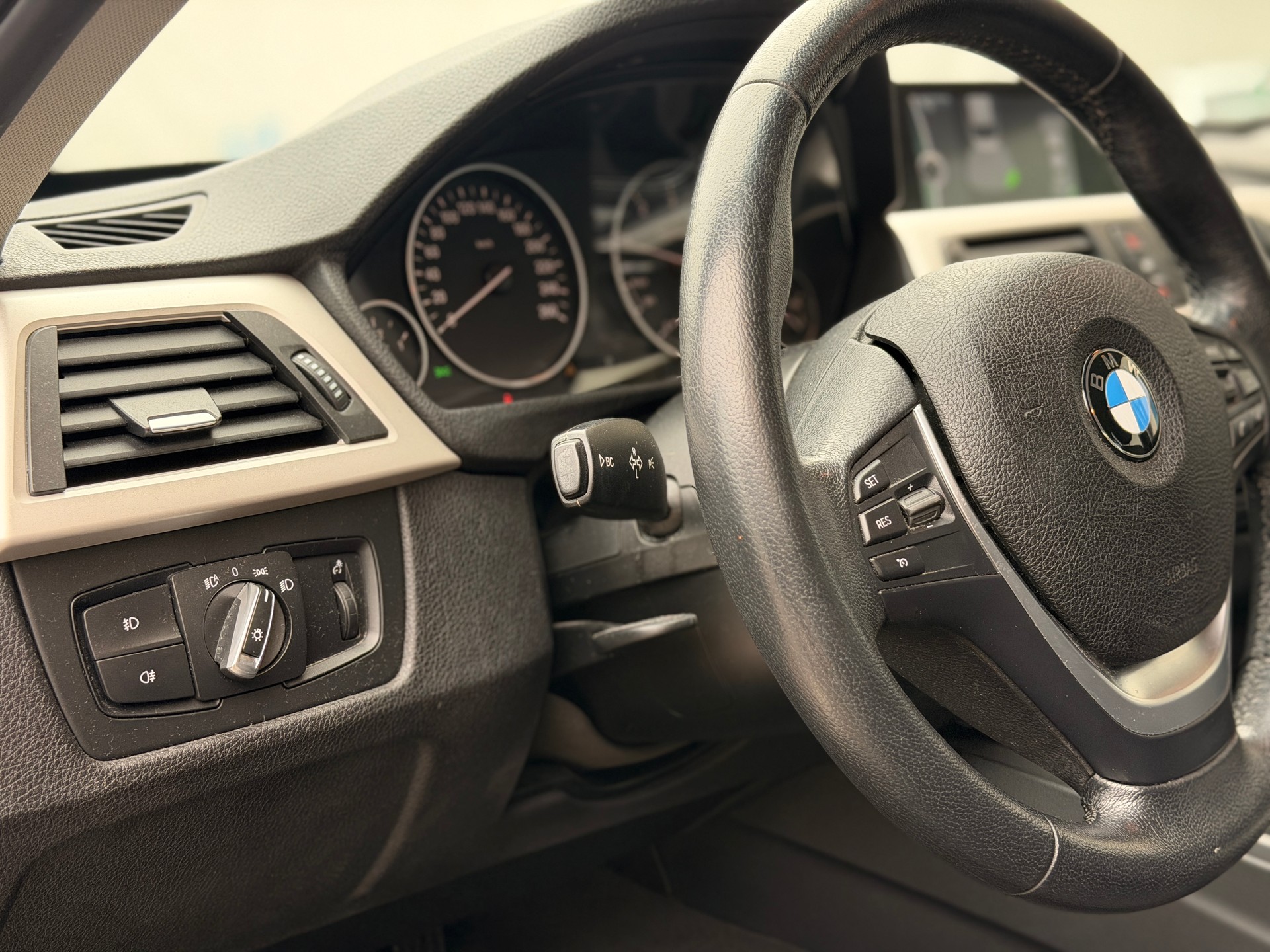BMW 318d Steptronic-image-13