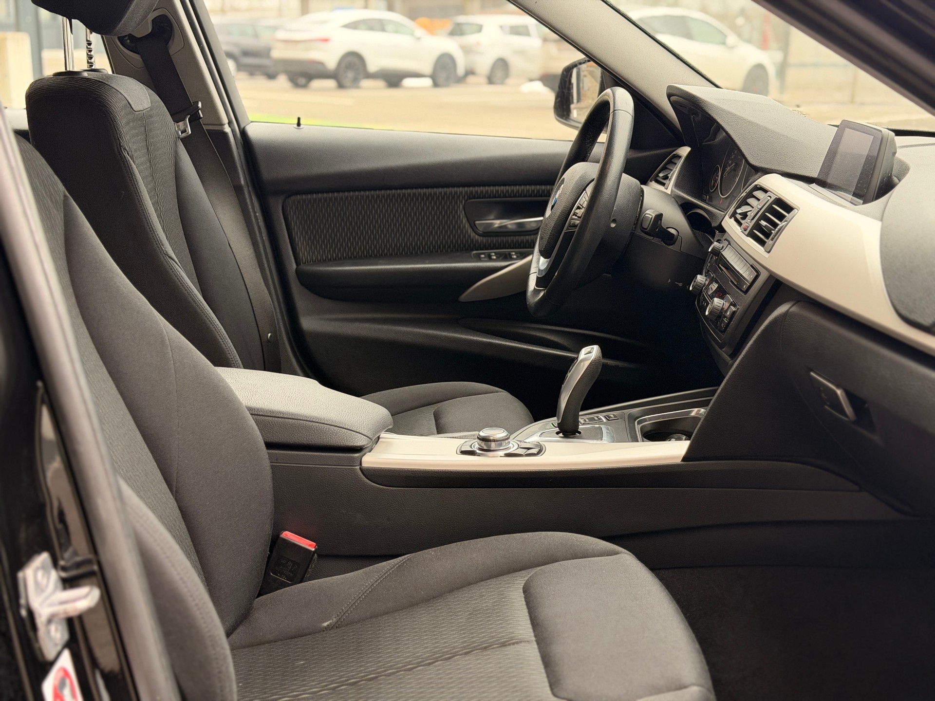 BMW 318d Steptronic-image-25