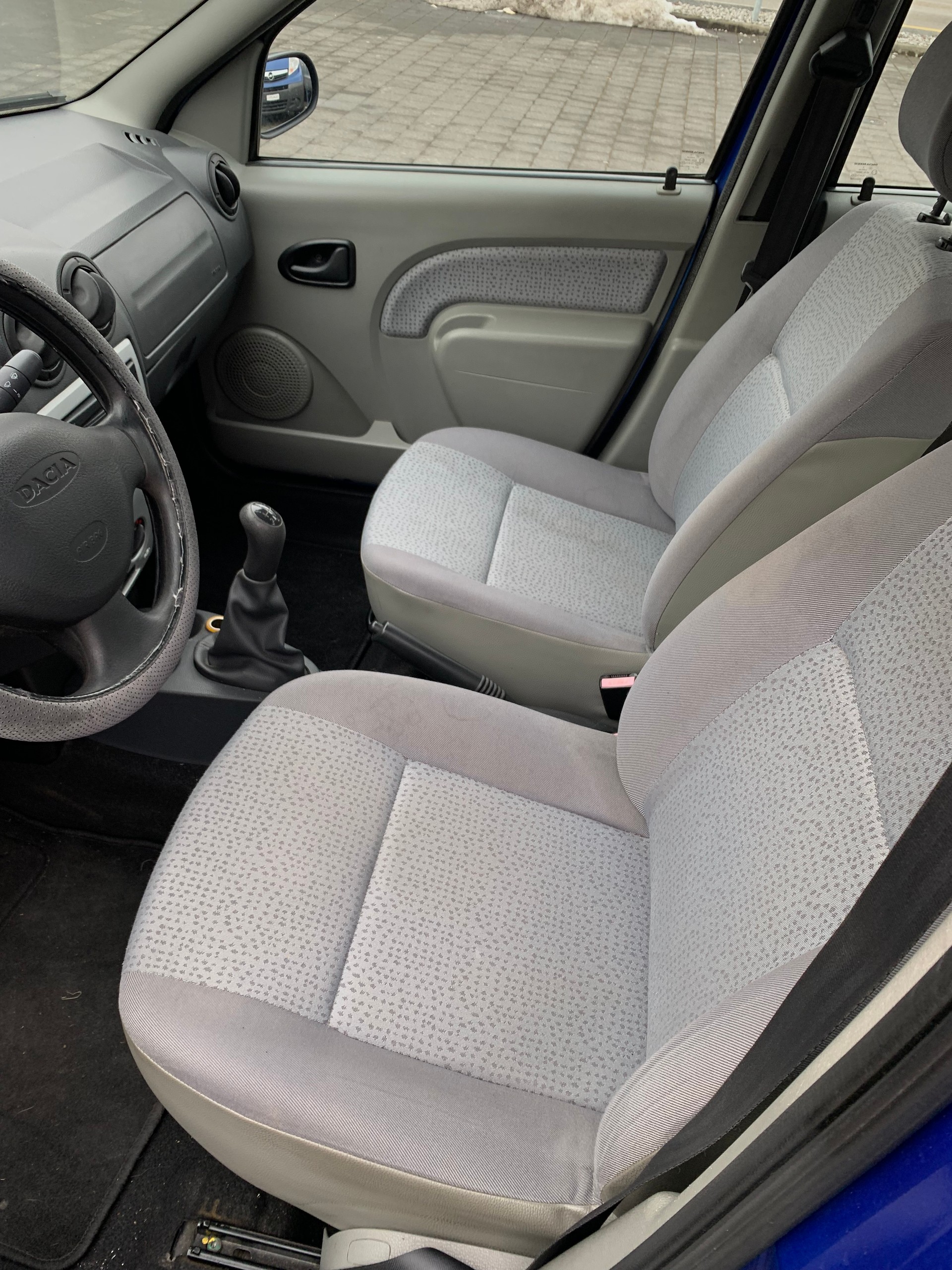 DACIA Logan 1.5 dCi Lauréate-image-6