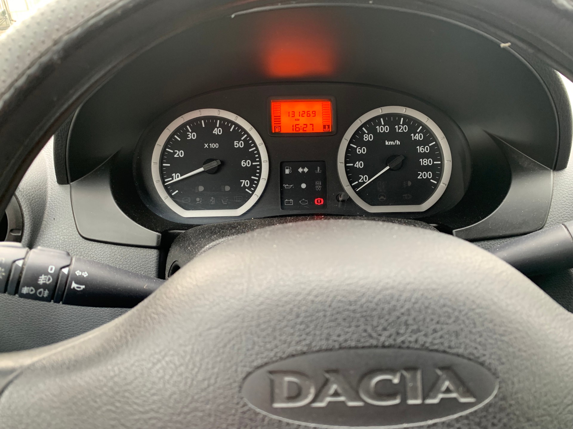 DACIA Logan 1.5 dCi Lauréate-image-8