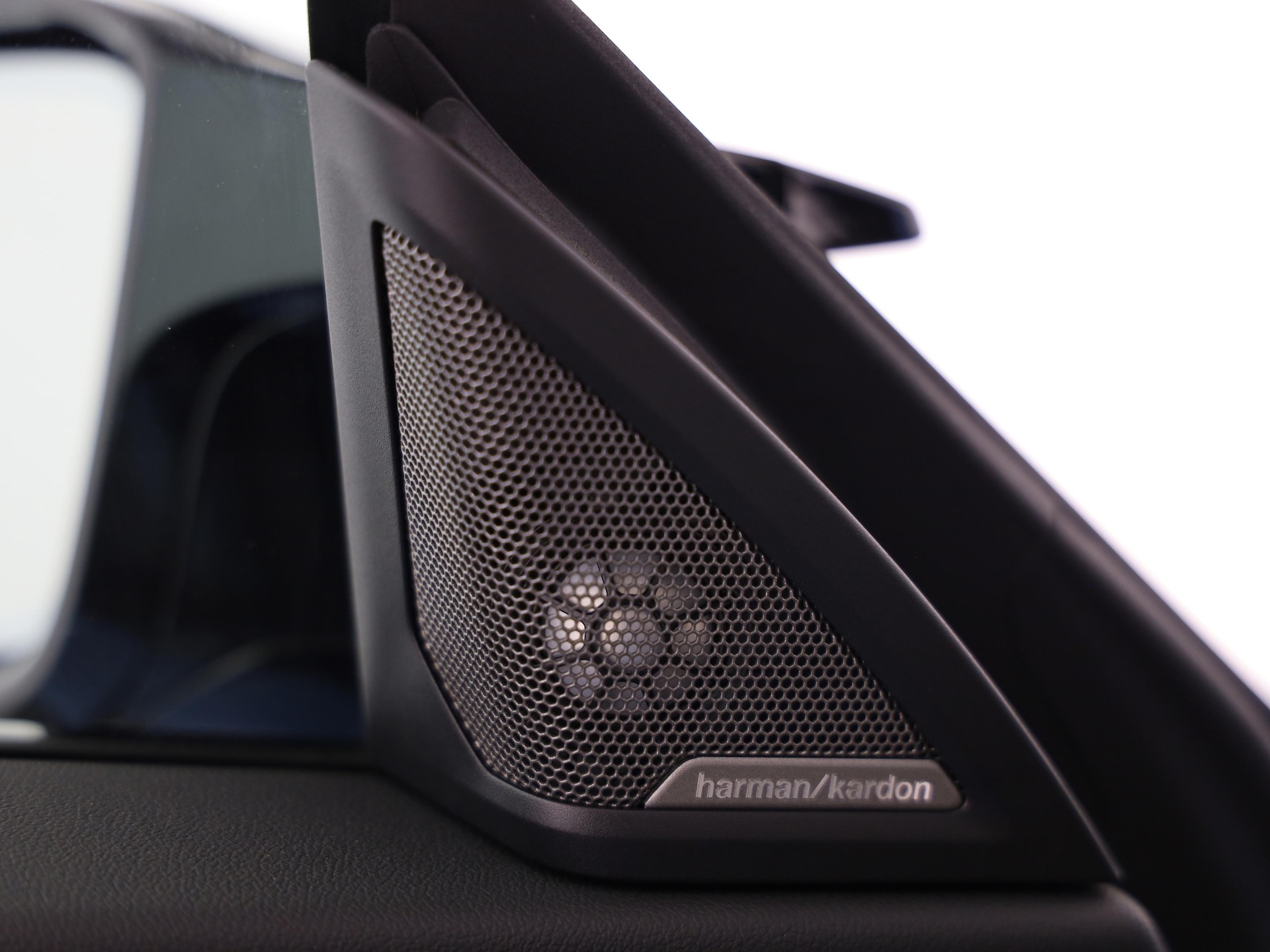 BMW M240i xDrive Coupé-image-9