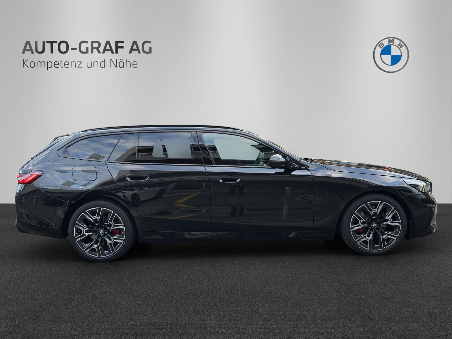 BMW 520d xDrive Touring M Sport Pro-image-5