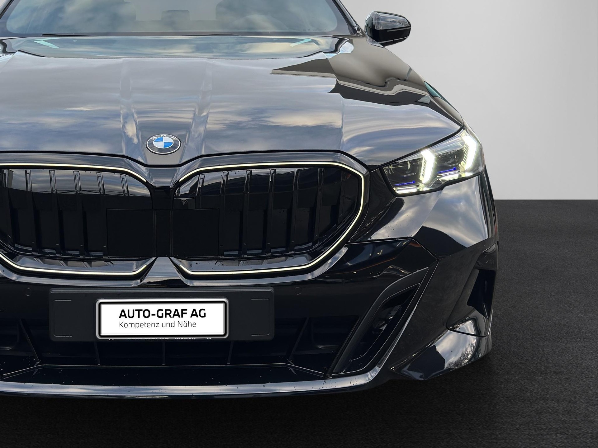 BMW 520d xDrive Touring M Sport Pro-image-8