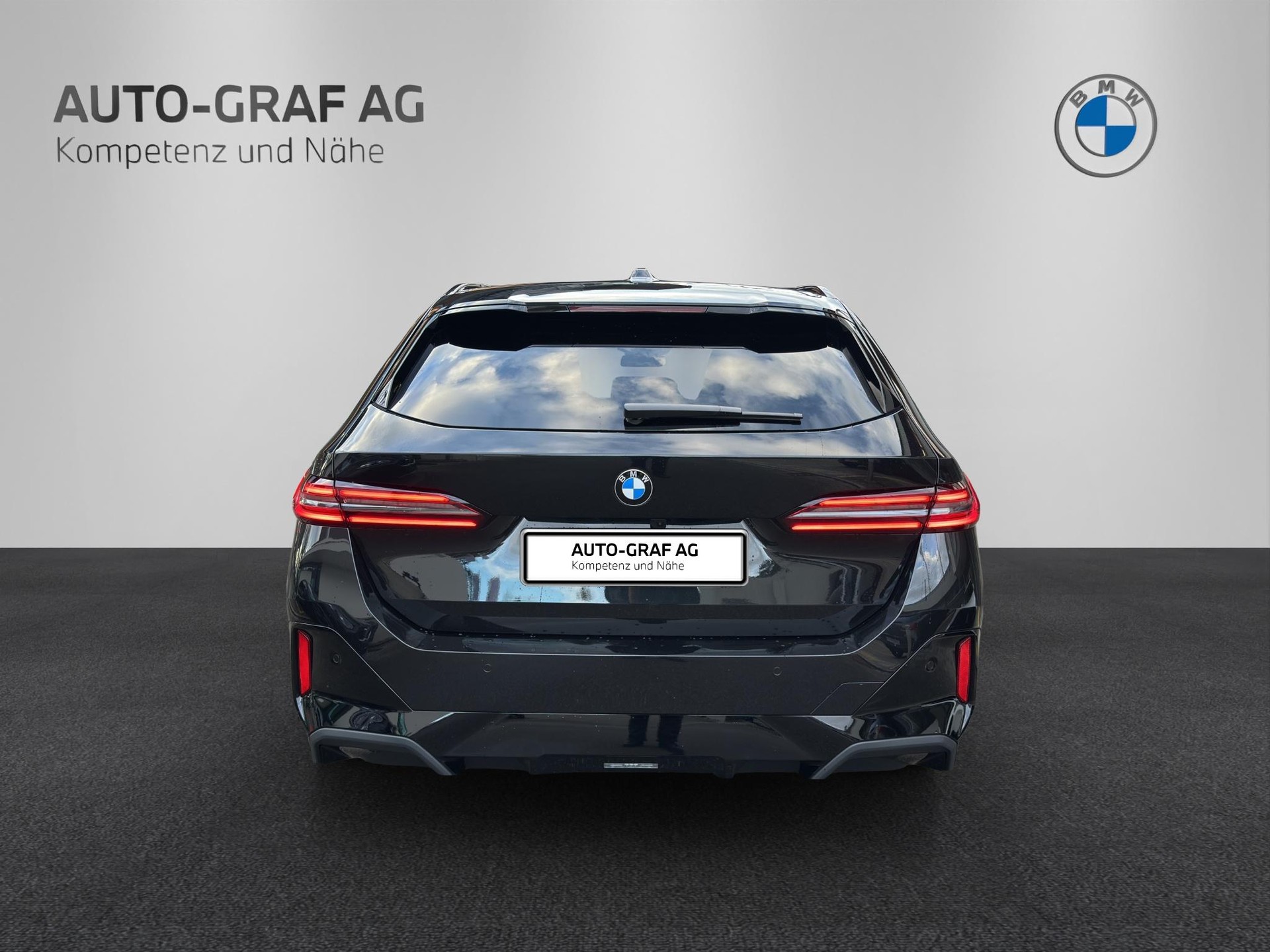 BMW 520d xDrive Touring M Sport Pro-image-3